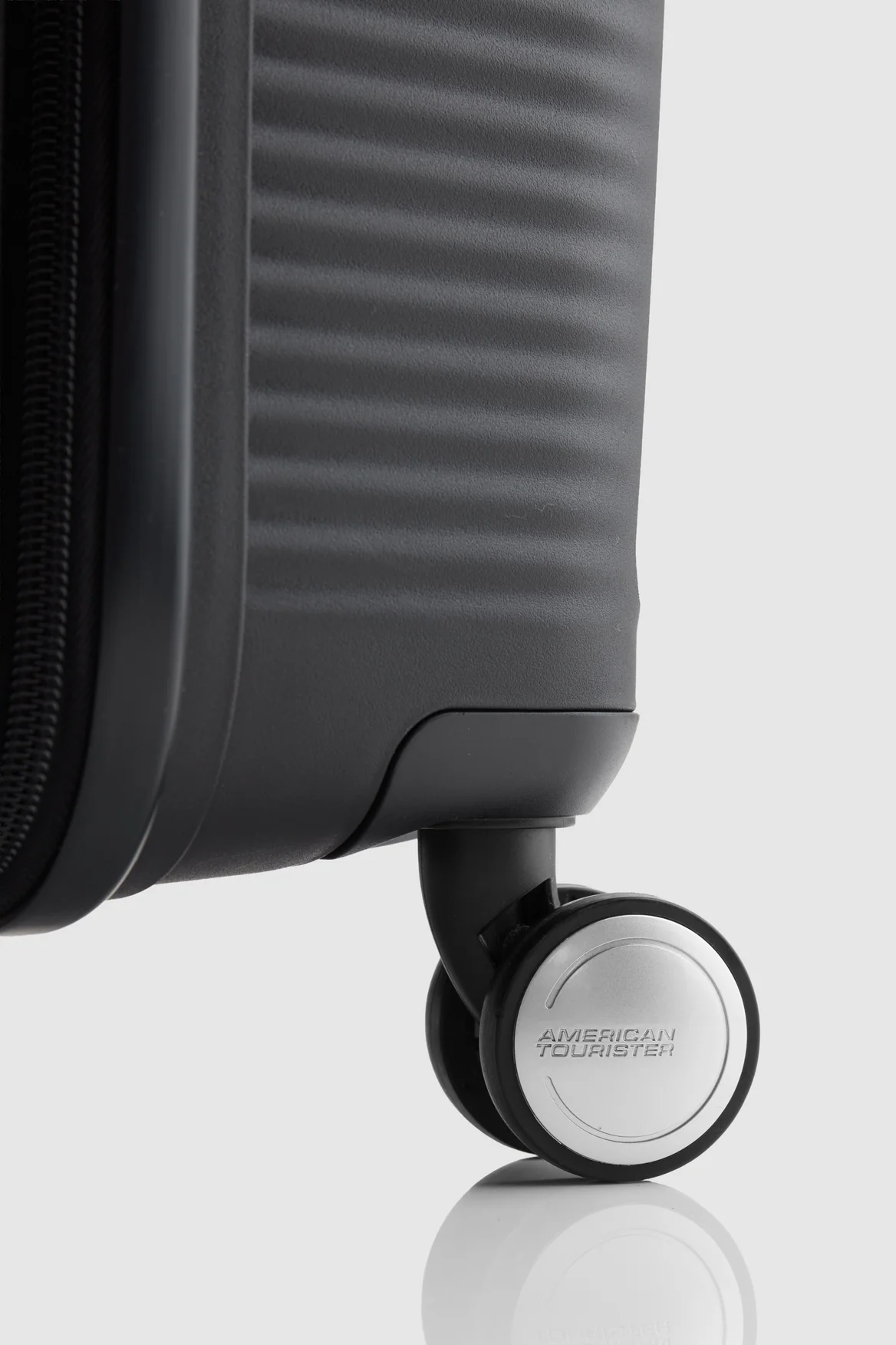Curio 2 55cm Suitcase - Image 6