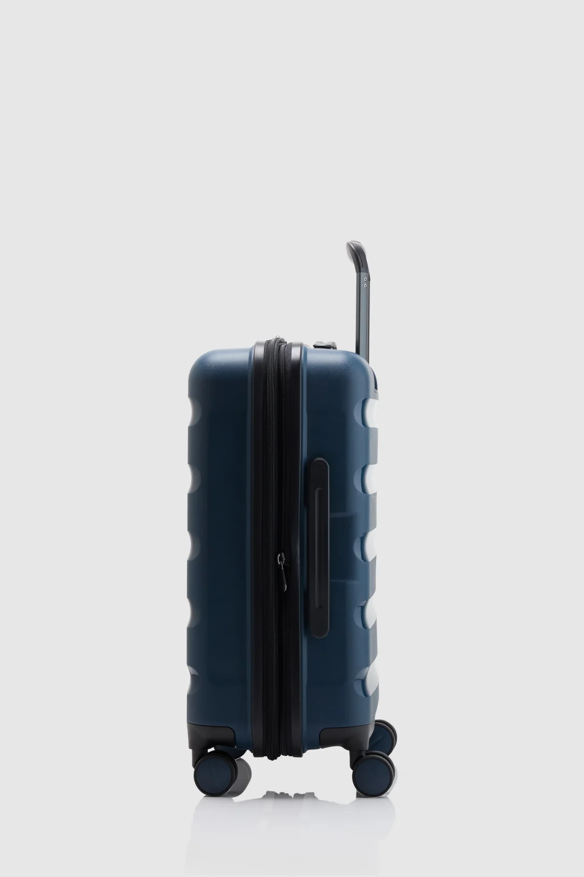 Gloss Stripe 55cm Suitcase - Image 2