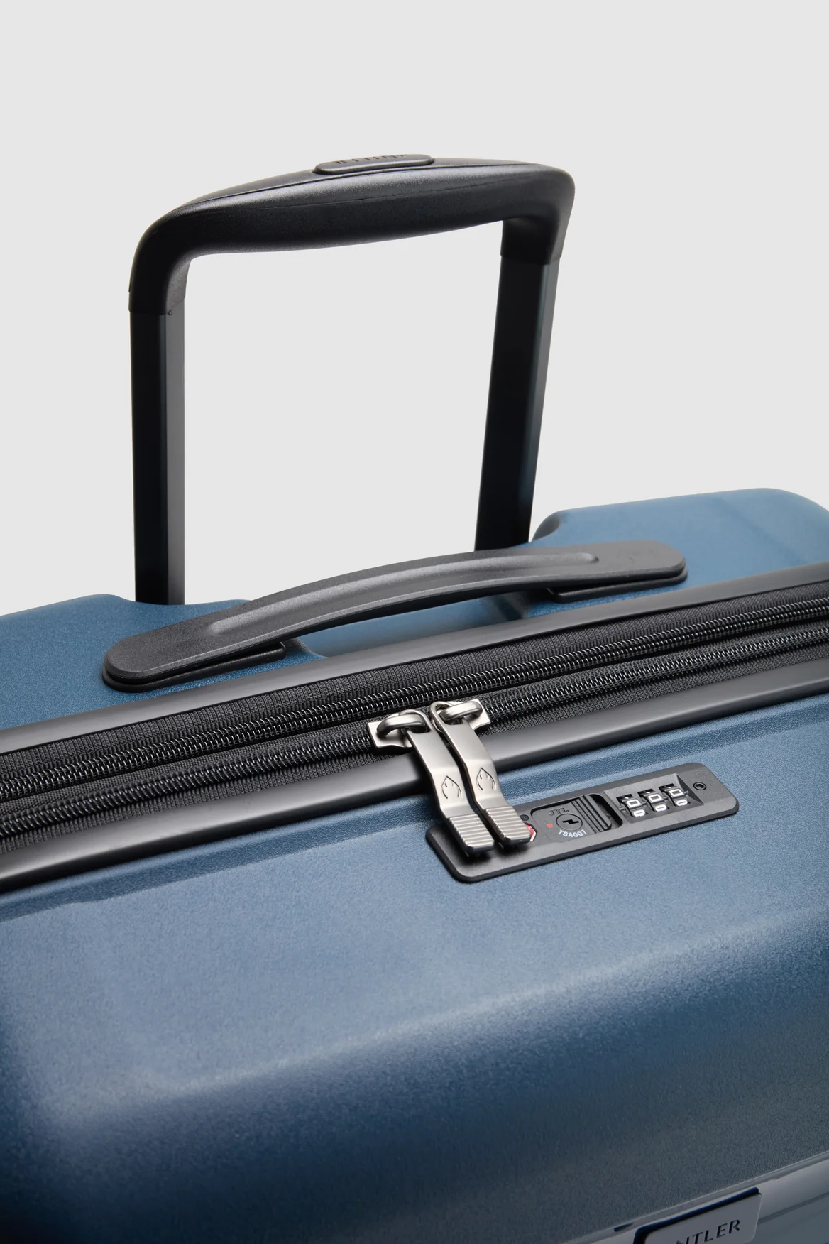 Gloss Stripe 55cm Suitcase - Image 7