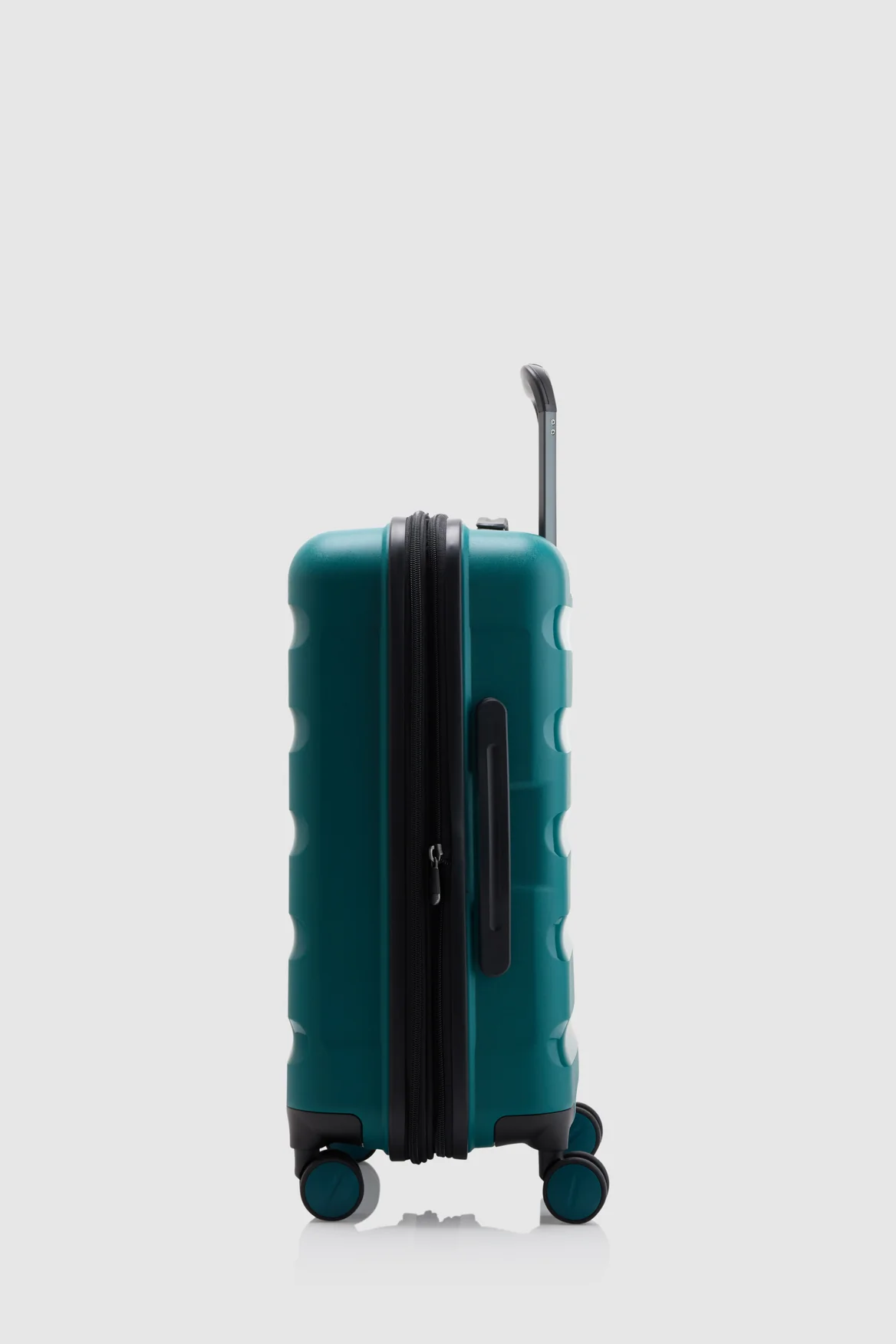 Gloss Stripe 55cm Suitcase - Image 2