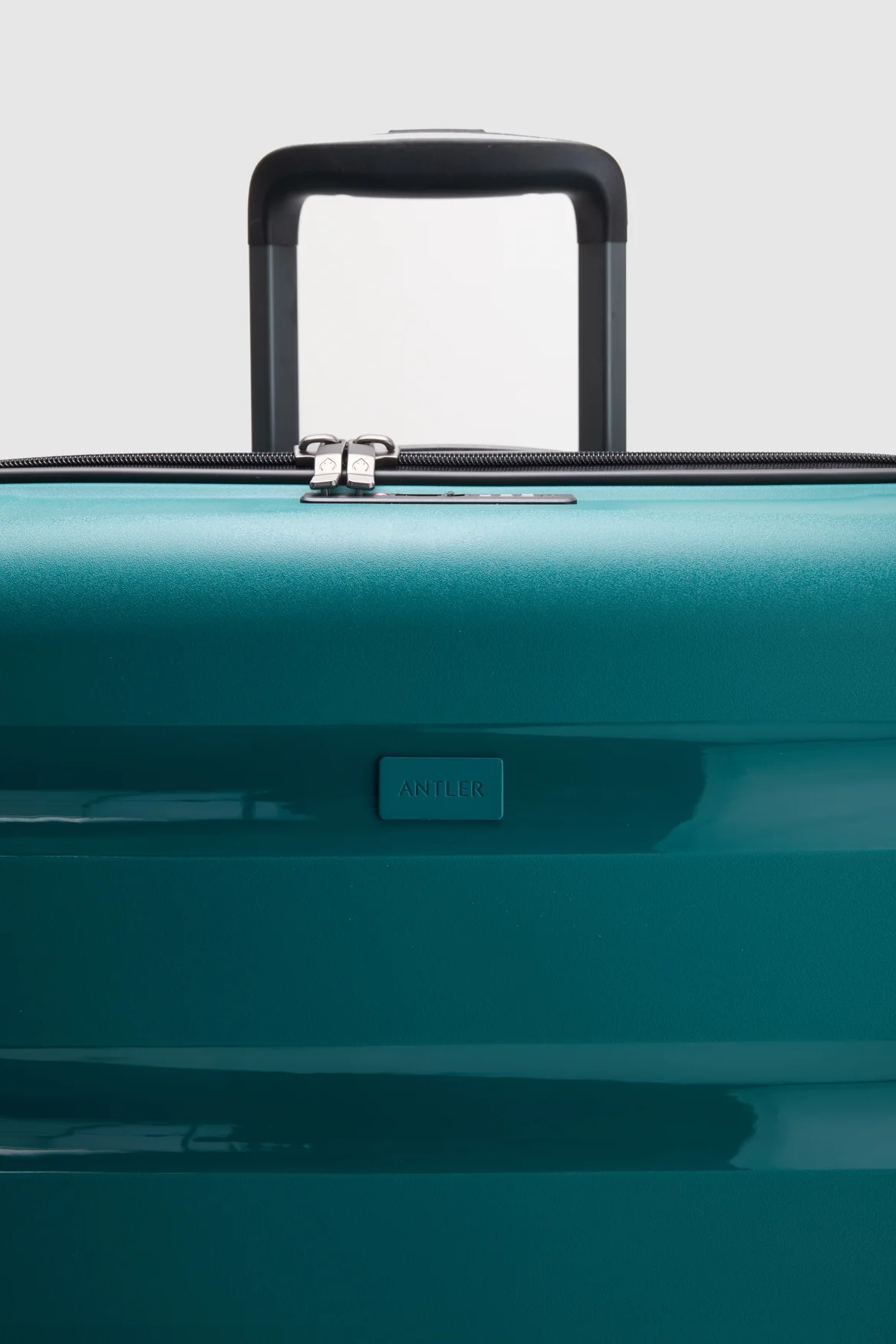 Gloss Stripe 68cm Suitcase - Image 8