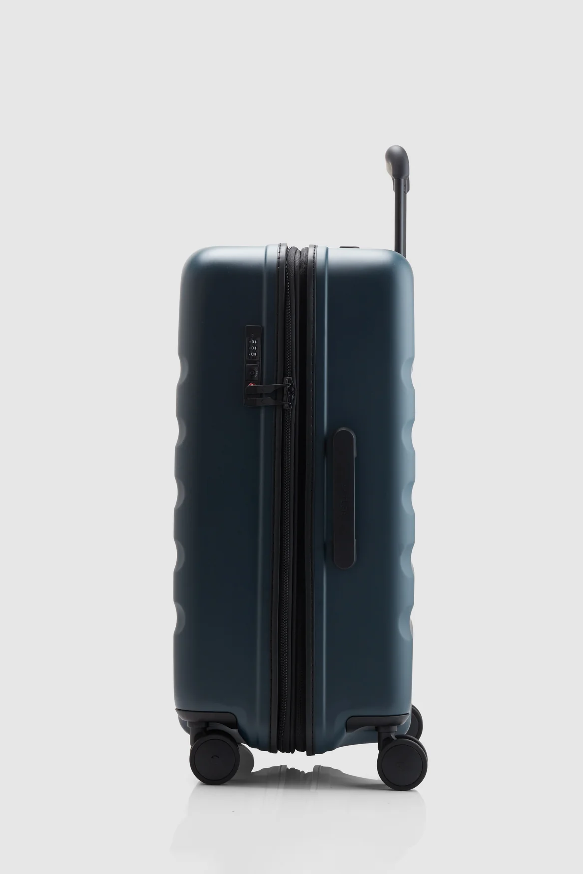 Icon Stripe 3pc Suitcase Set - Image 3