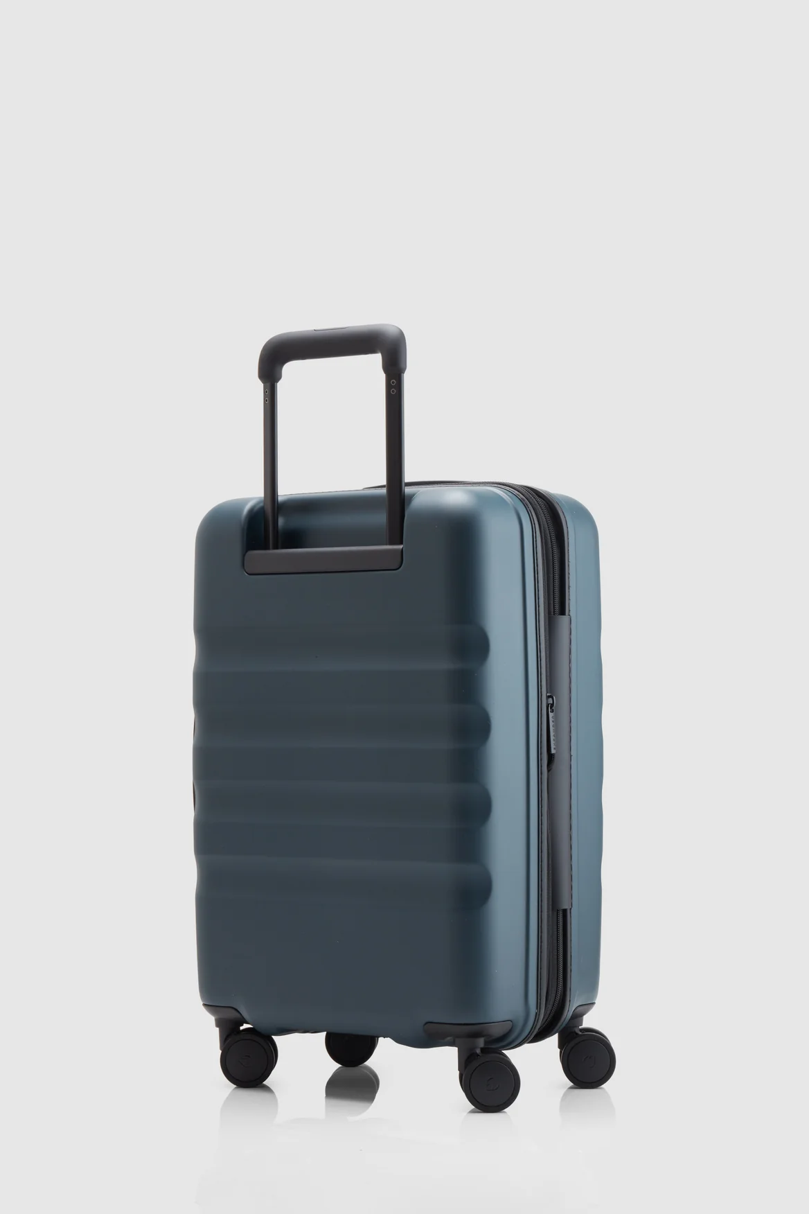 Icon Stripe 55cm Suitcase - Image 5