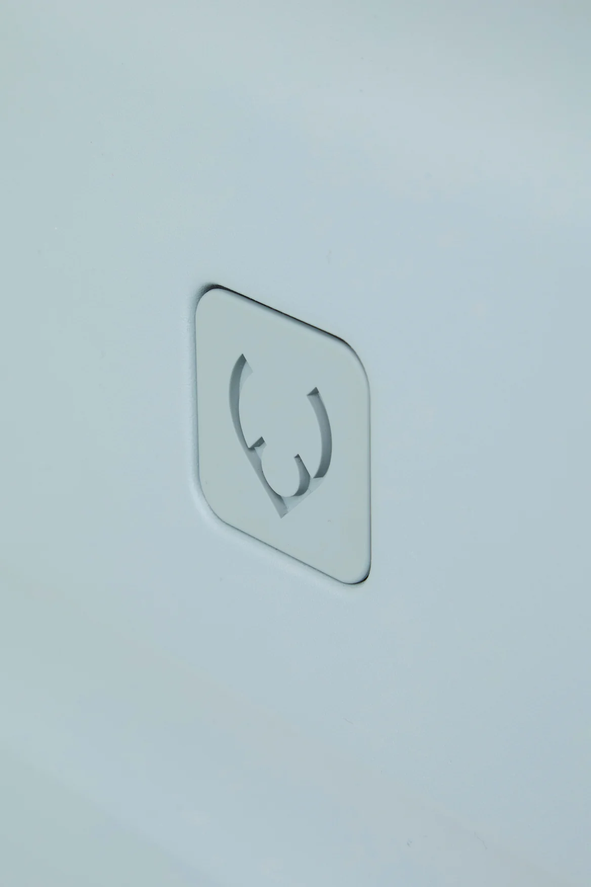 Icon Stripe 66cm Suitcase - Image 8