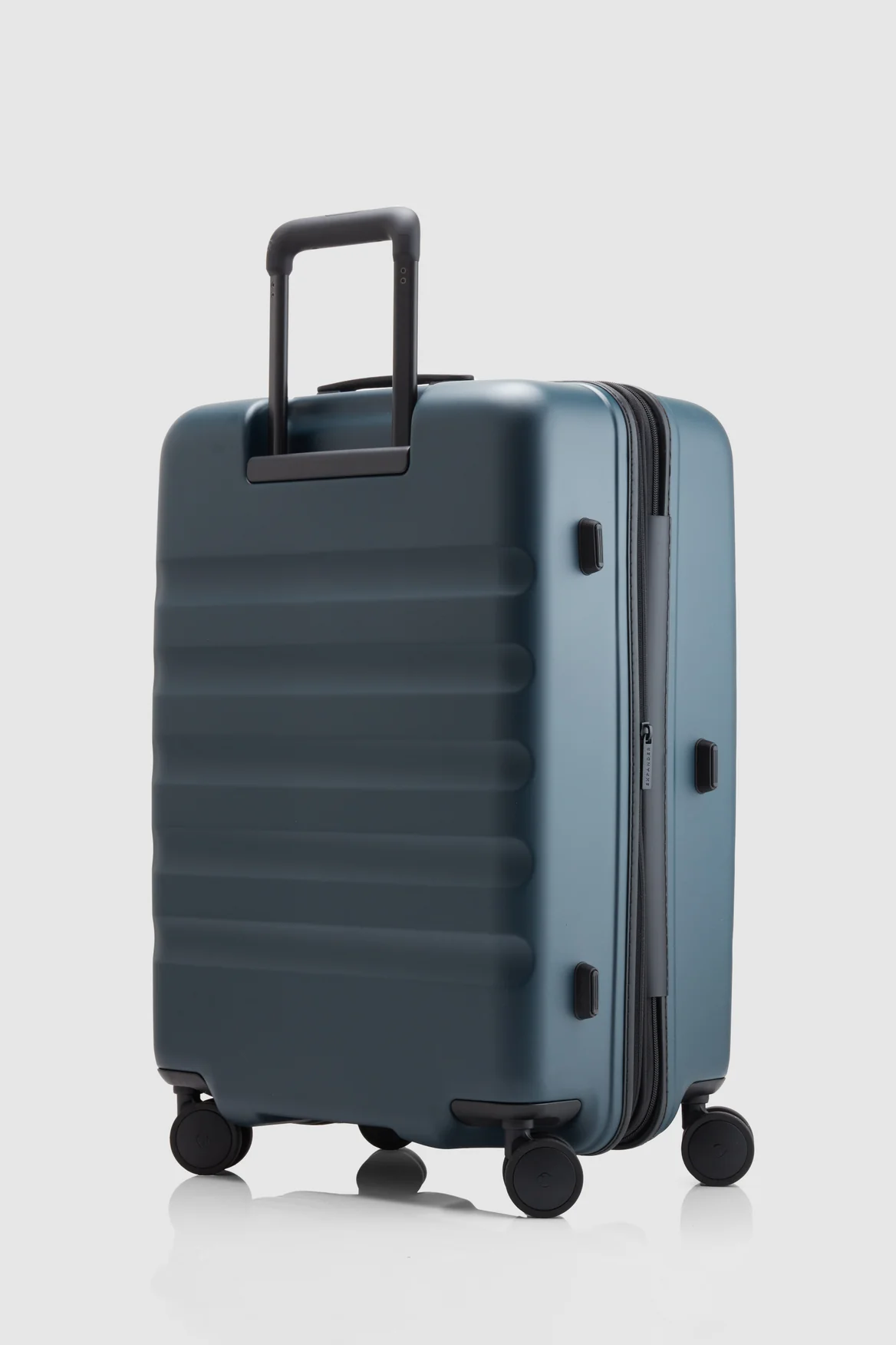 Icon Stripe 66cm Suitcase - Image 5