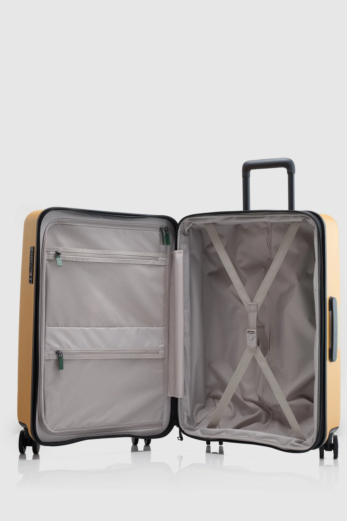 Icon Stripe 66cm Suitcase - Image 3