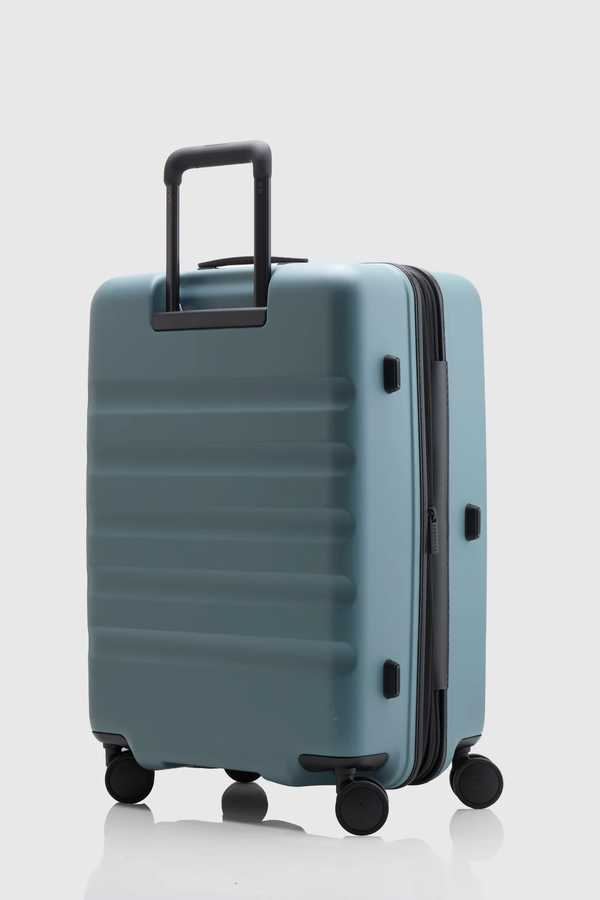 Icon Stripe 66cm Suitcase - Image 5