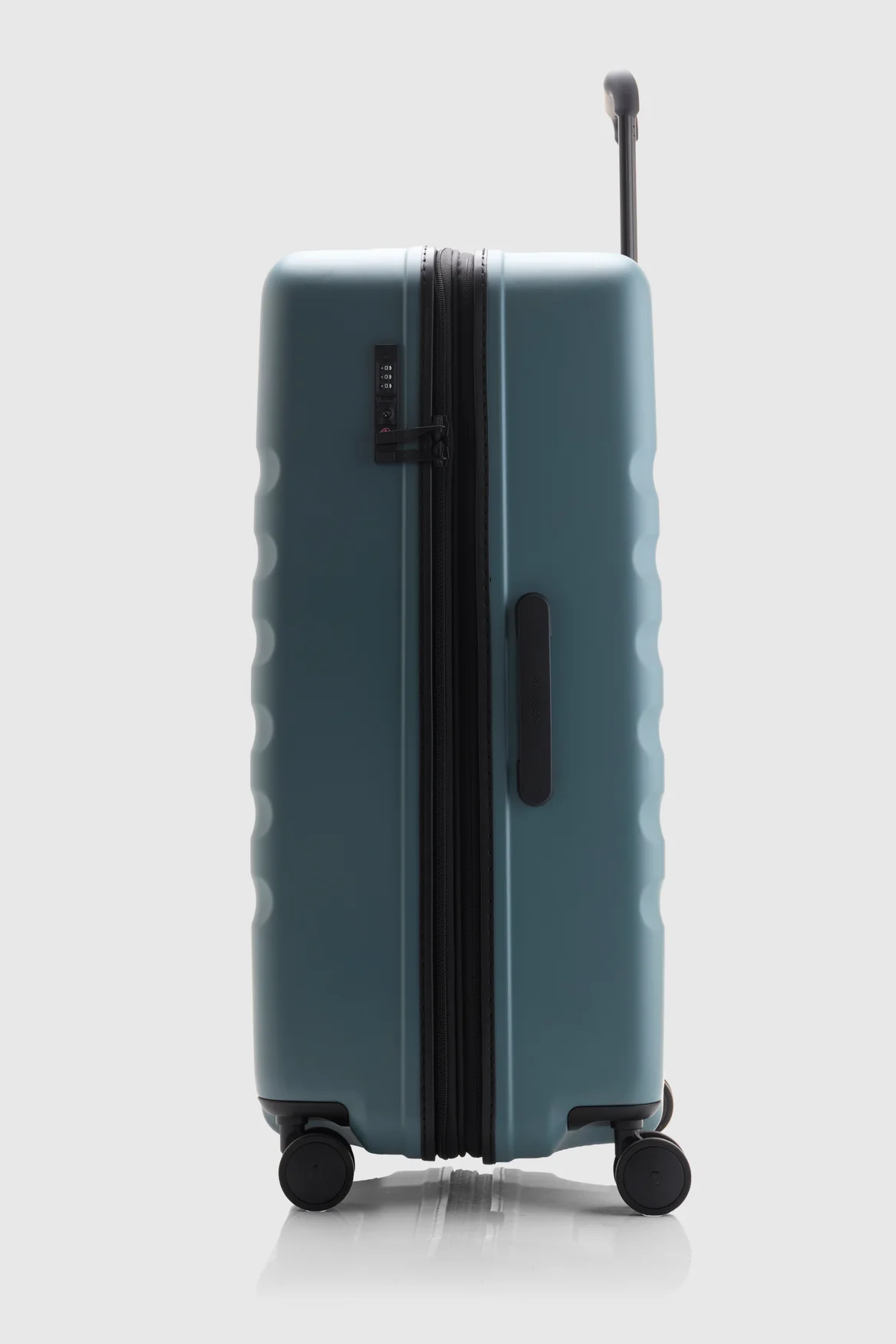 Icon Stripe 78cm Suitcase - Image 2