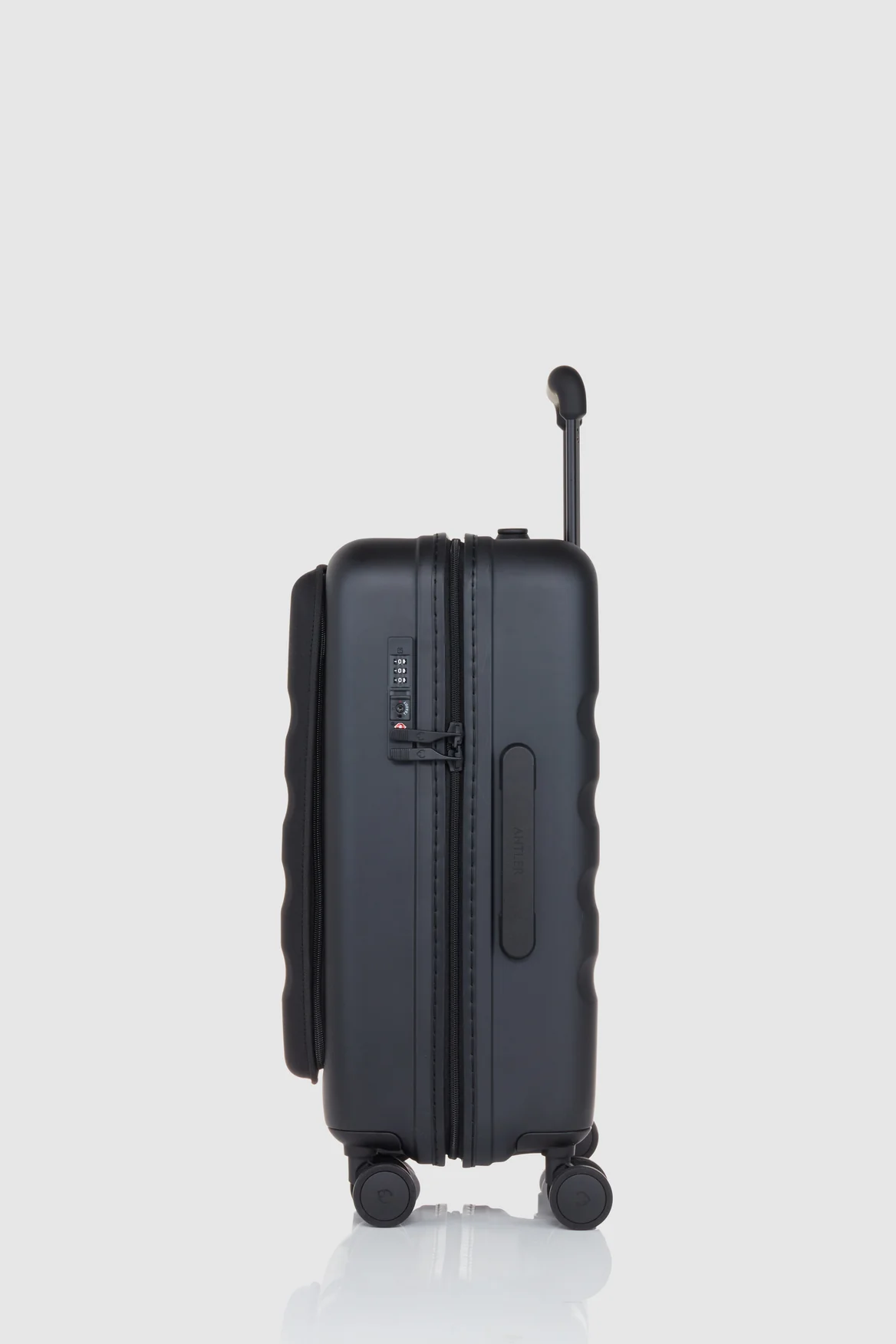 Icon Stripe Pocket 56cm Suitcase - Image 2