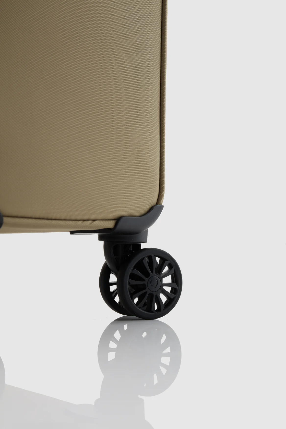Soft Stripe 2.0 54cm Suitcase - Image 6