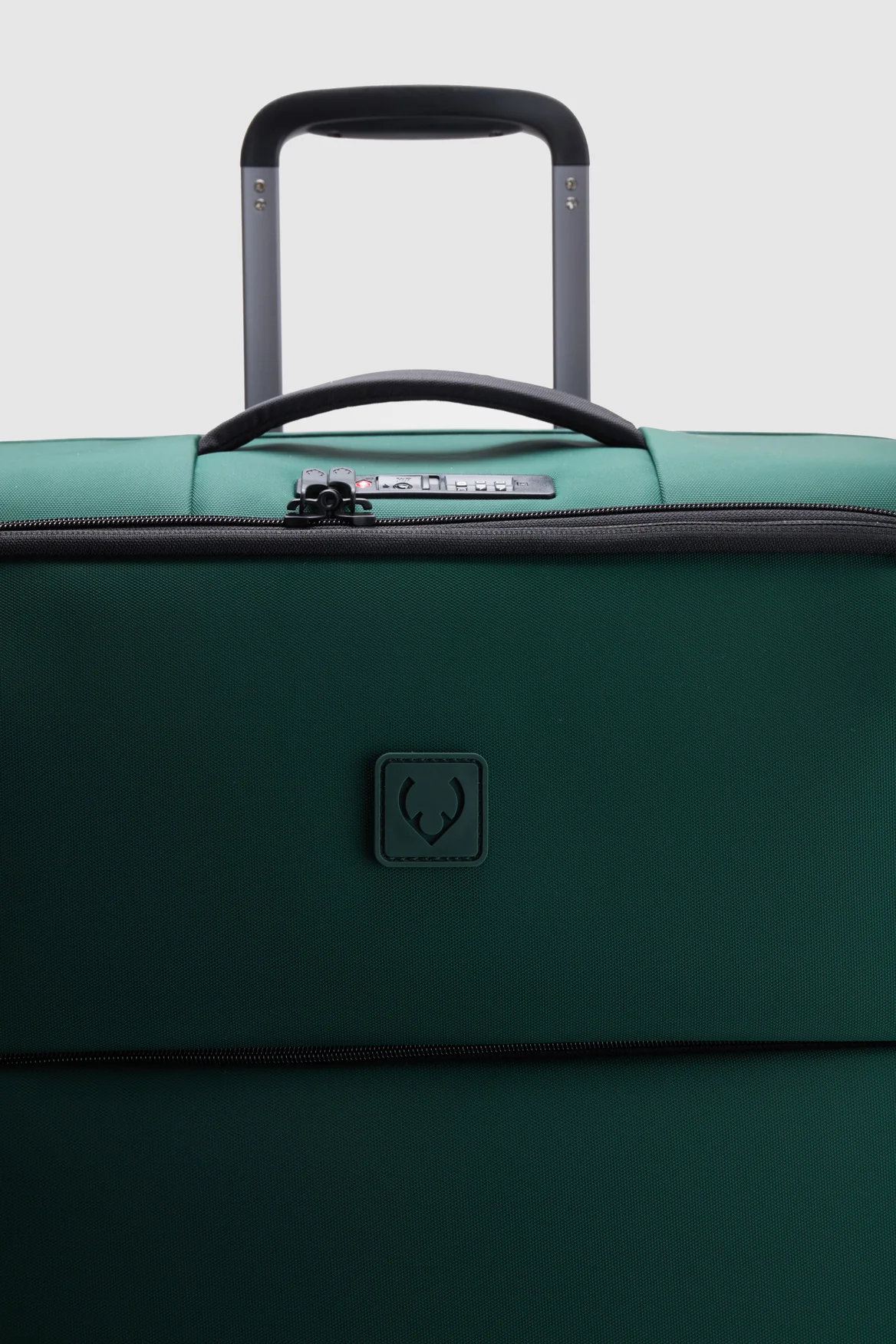 Soft Stripe 2.0 69cm Suitcase - Image 8