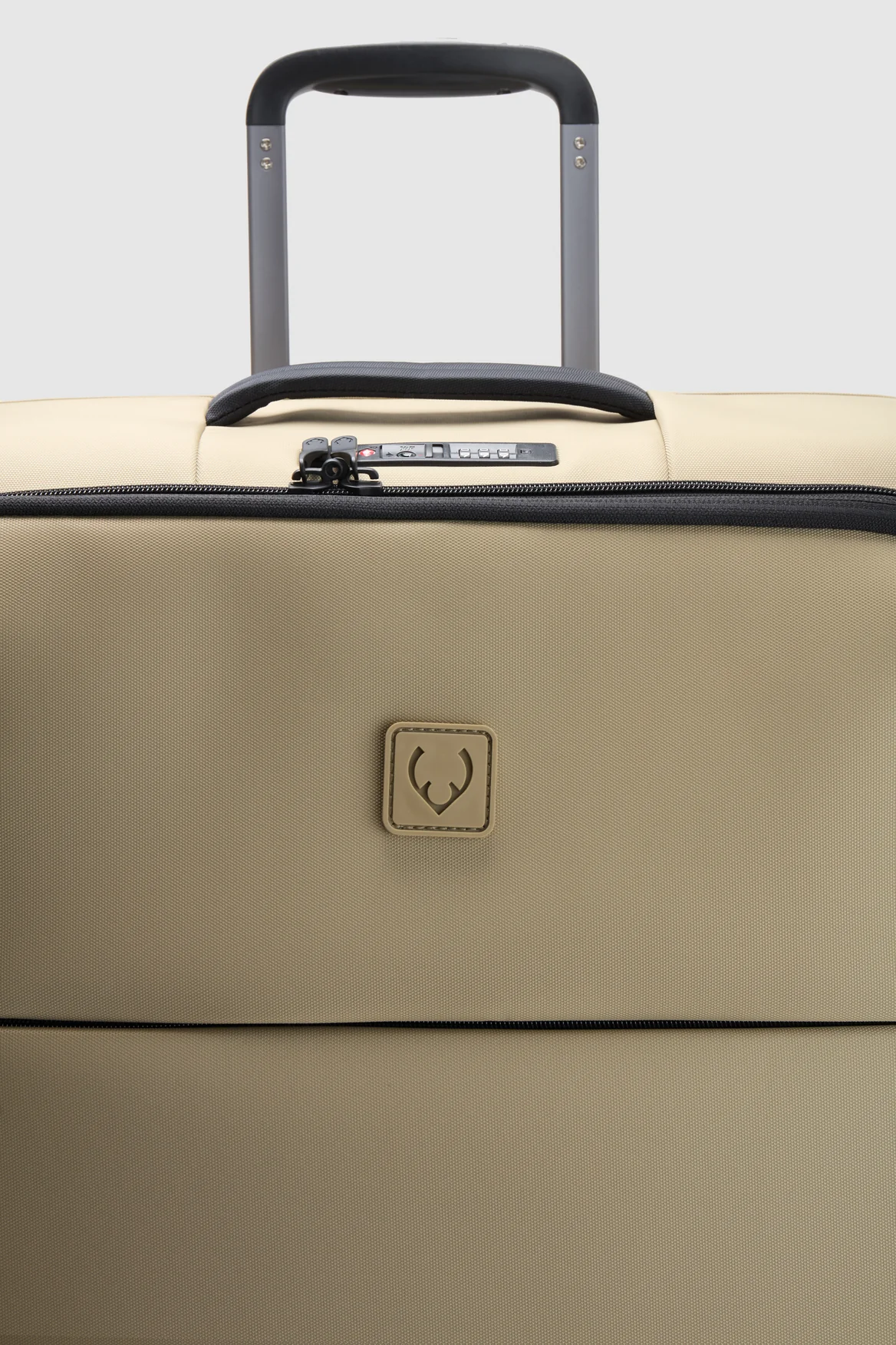 Soft Stripe 2.0 69cm Suitcase - Image 8