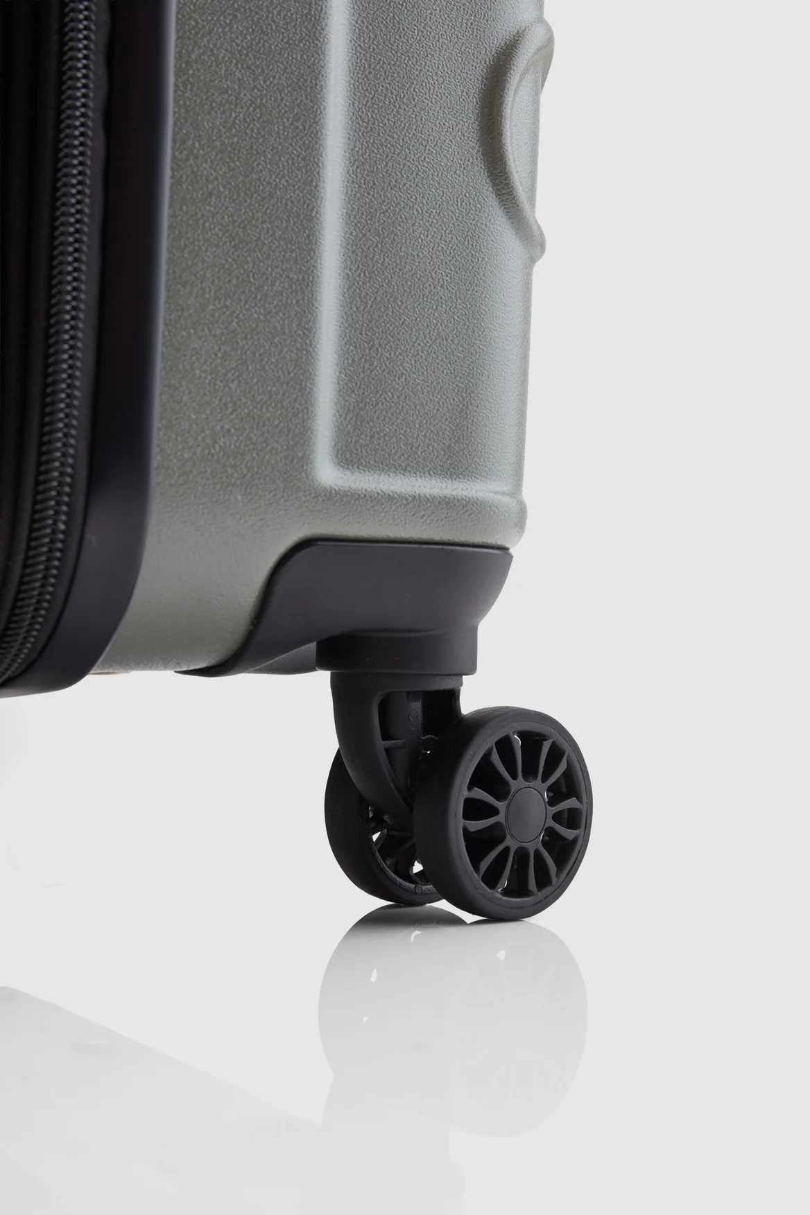 Insignia 2.0 54cm Suitcase - Image 6