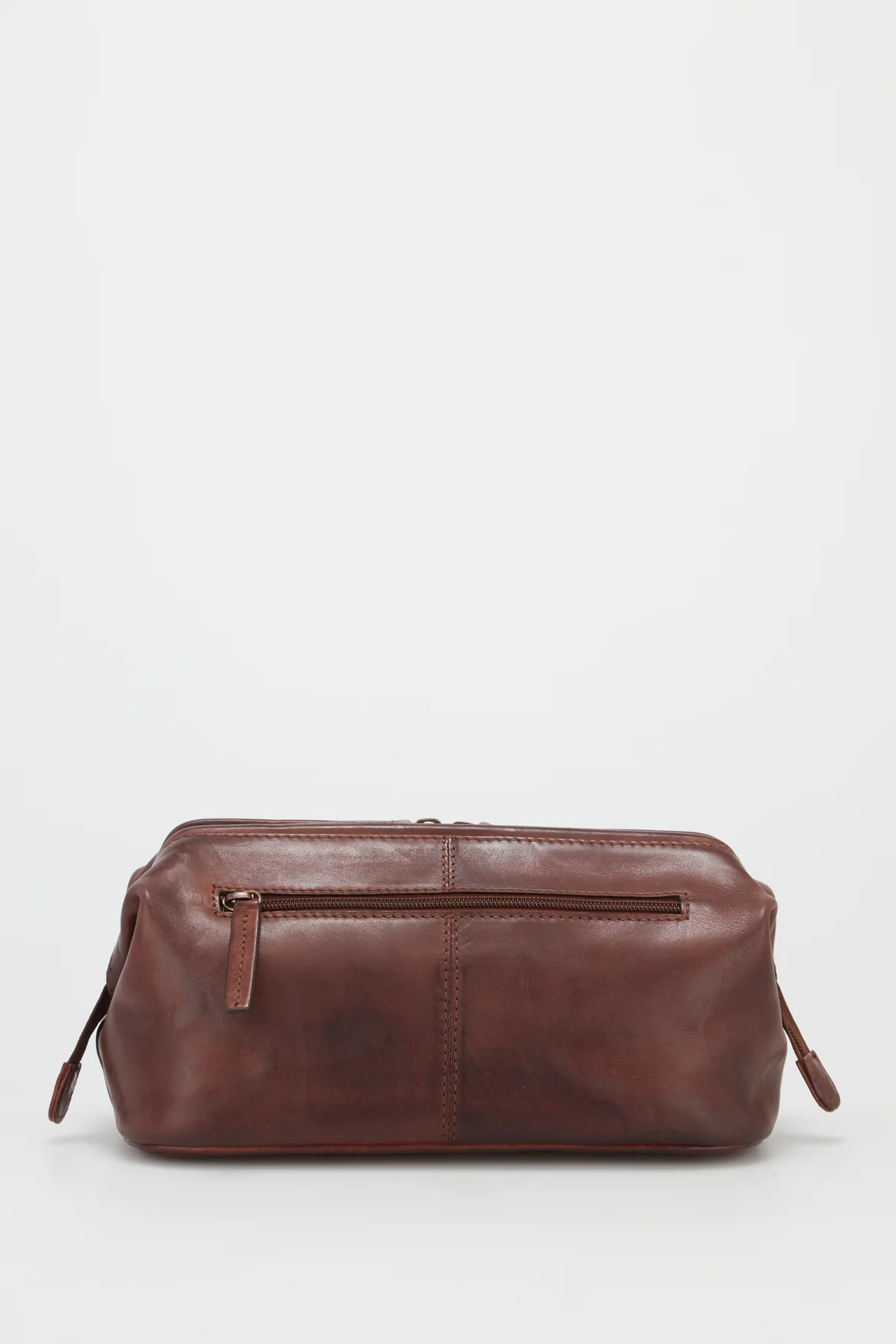 Flynn Leather Washbag - Image 2