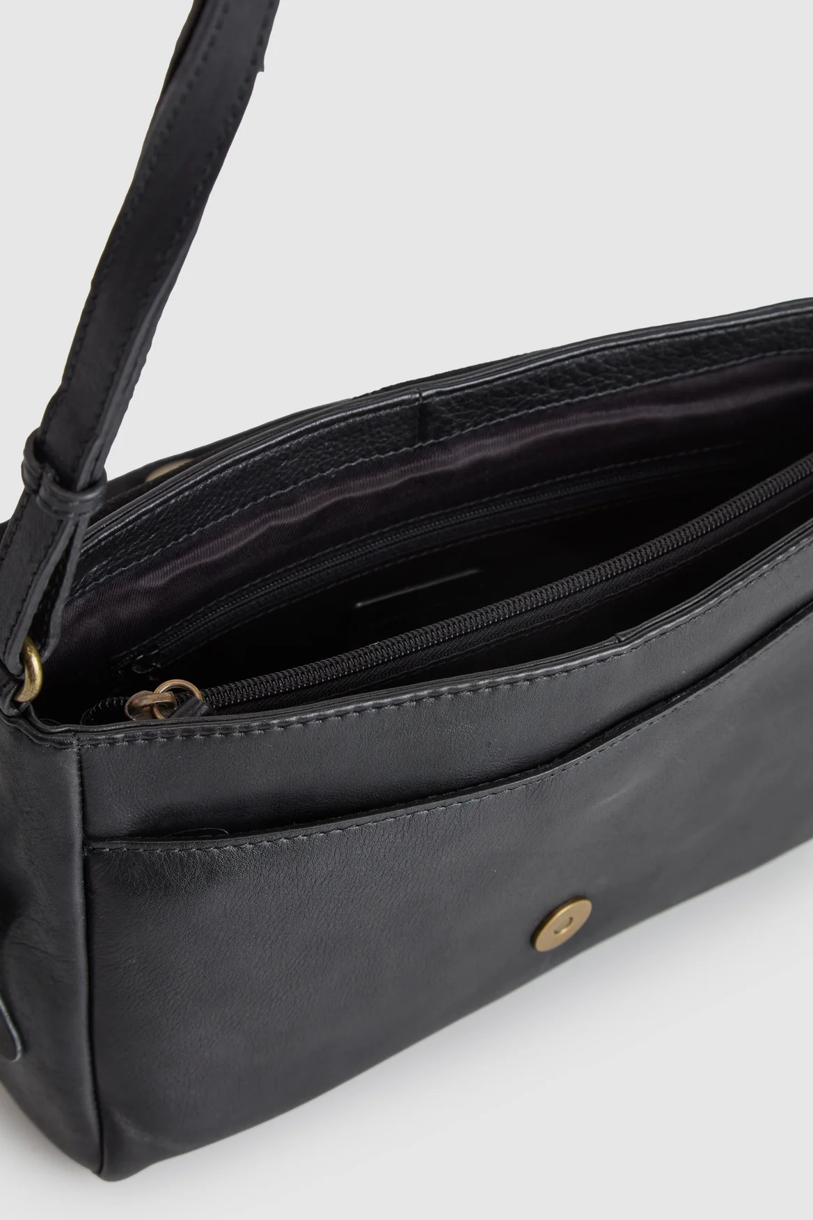 Wynn Leather Flap Crossbody Bag - Image 4