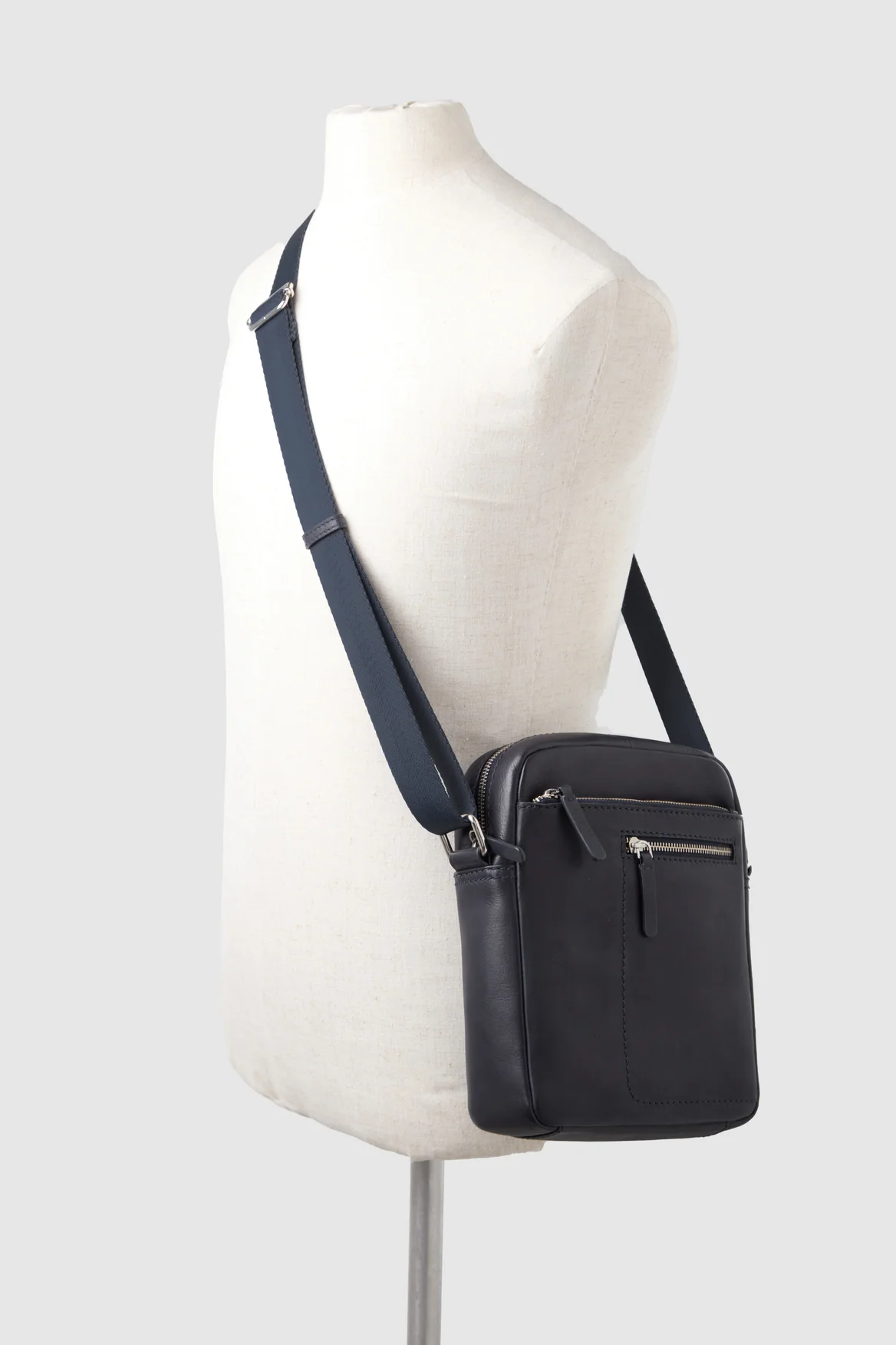 Ezra Leather NS Satchel - Image 4