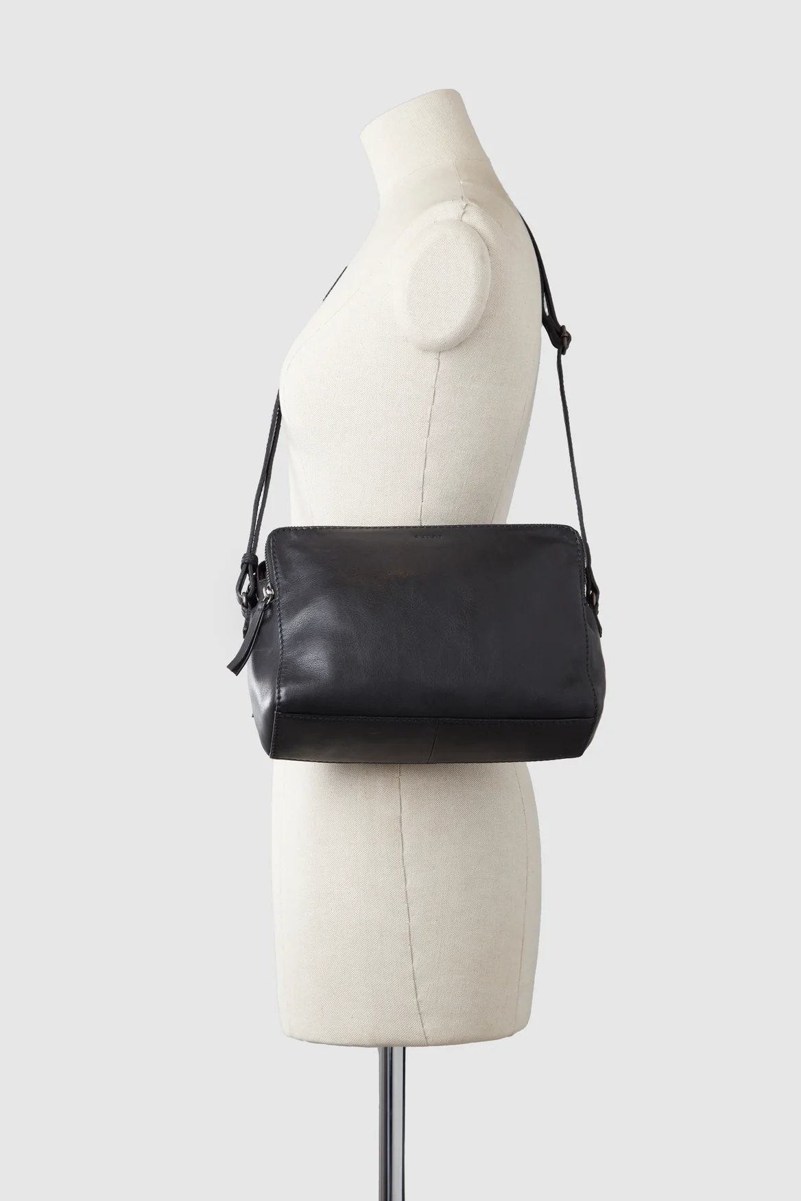 Maya Leather Crossbody Bag - Image 5