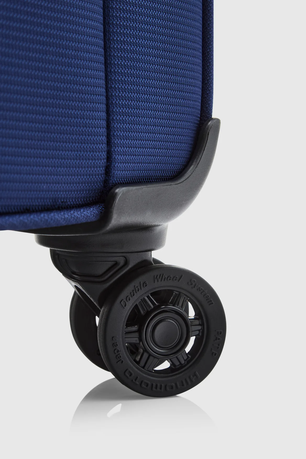 Spin Air 4 72cm Suitcase - Image 6