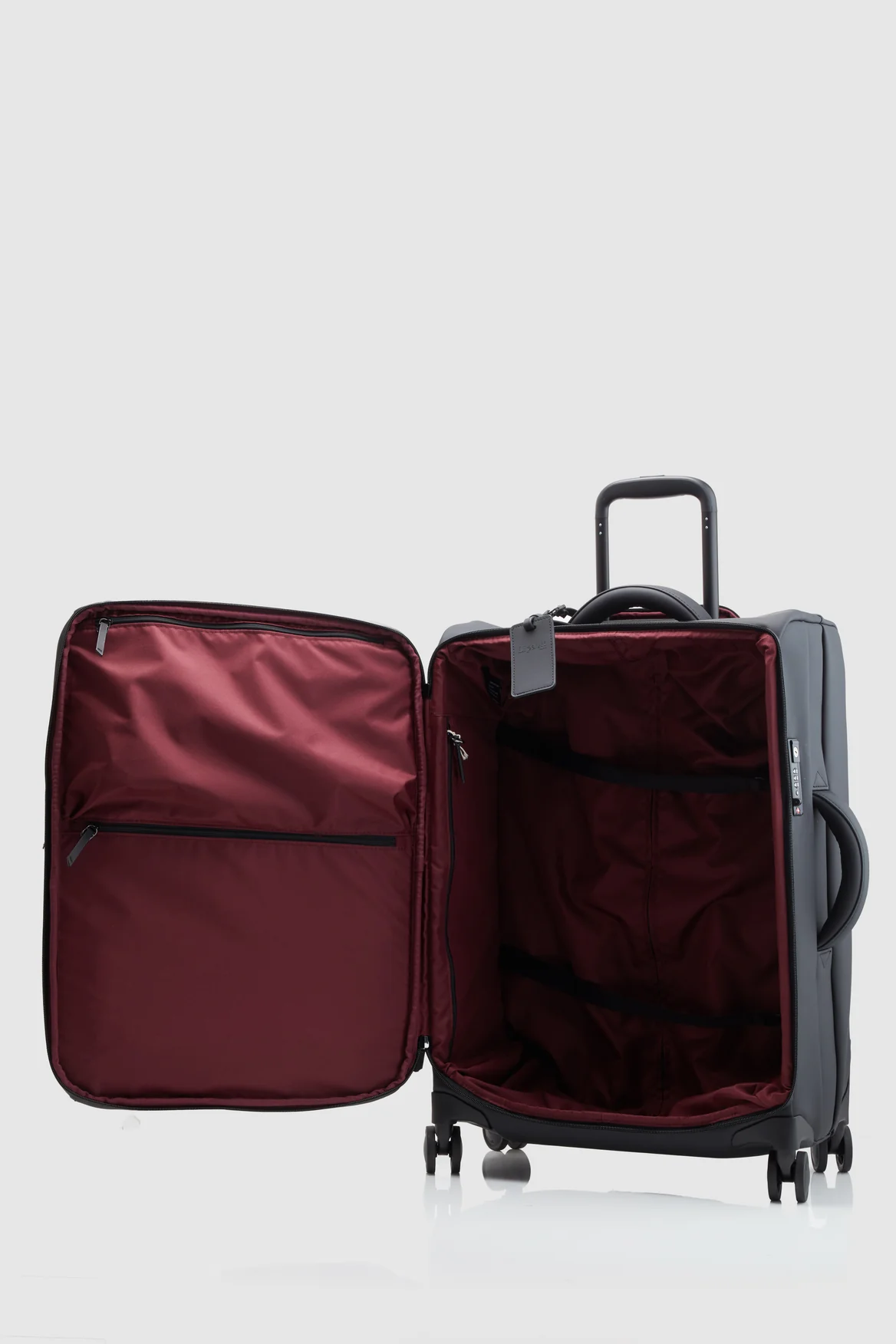 Berlin Cabin 2.0 Suitcase - Image 3