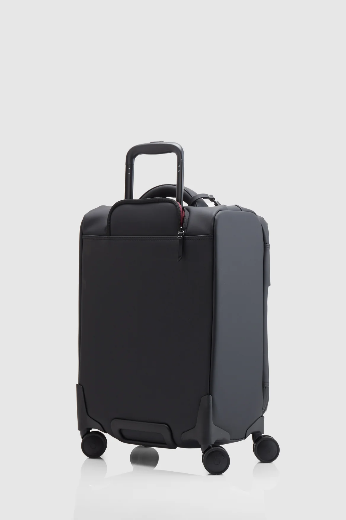 Berlin Cabin 2.0 Suitcase - Image 5