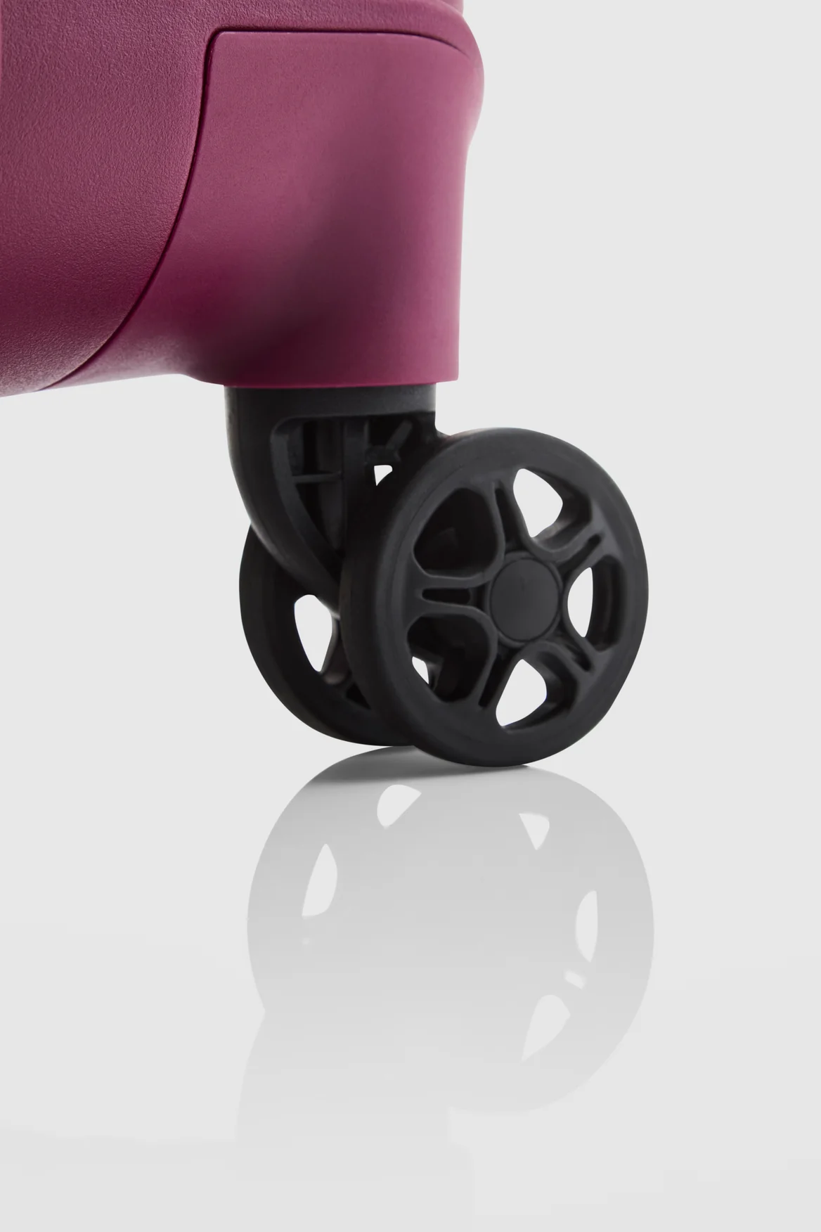 Bondi Carry-On 56cm Suitcase - Image 6