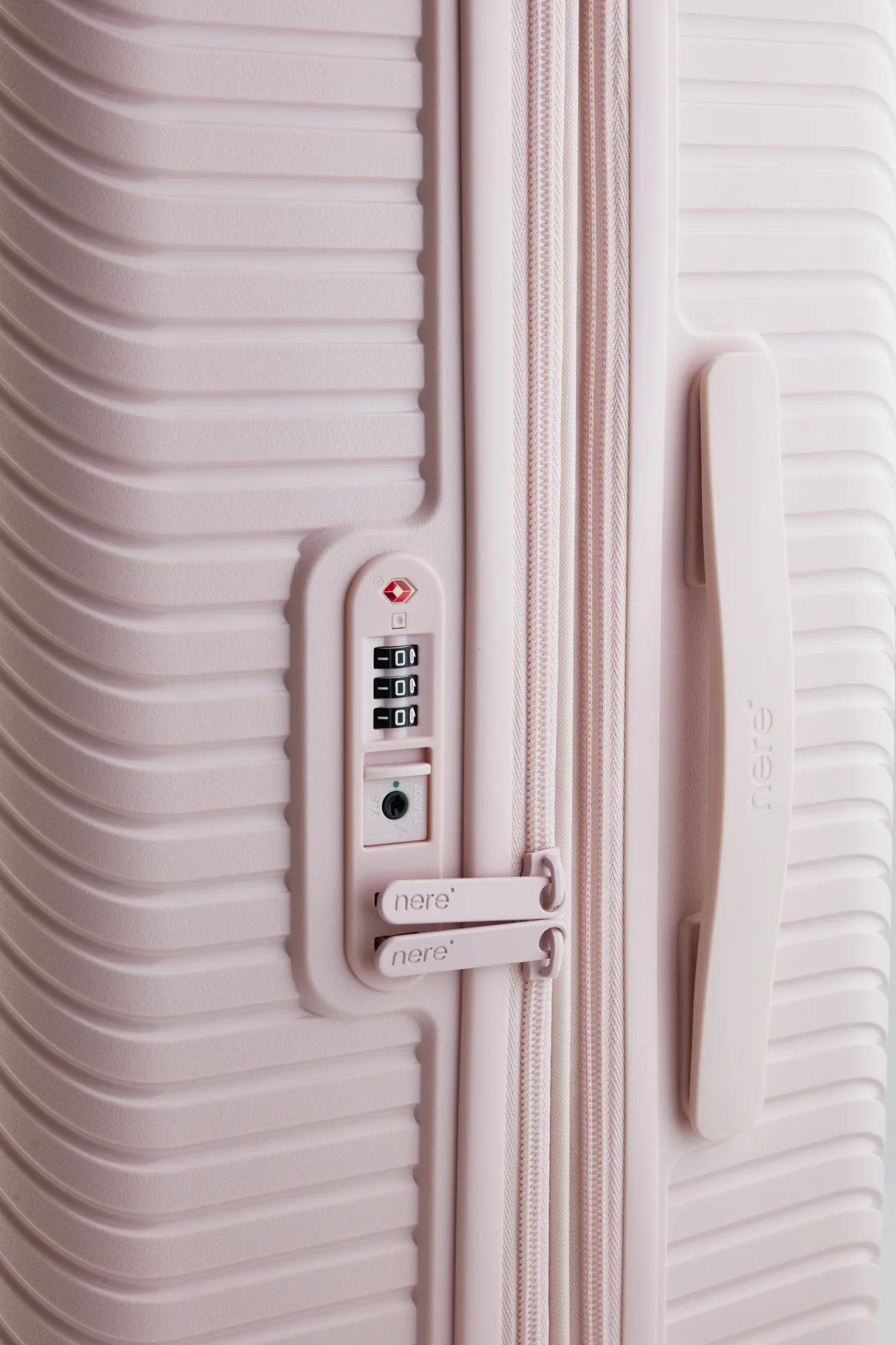 Bondi Check-In 66cm Suitcase - Image 7