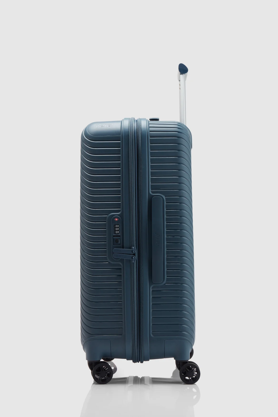 Bondi Check-In 66cm Suitcase - Image 2