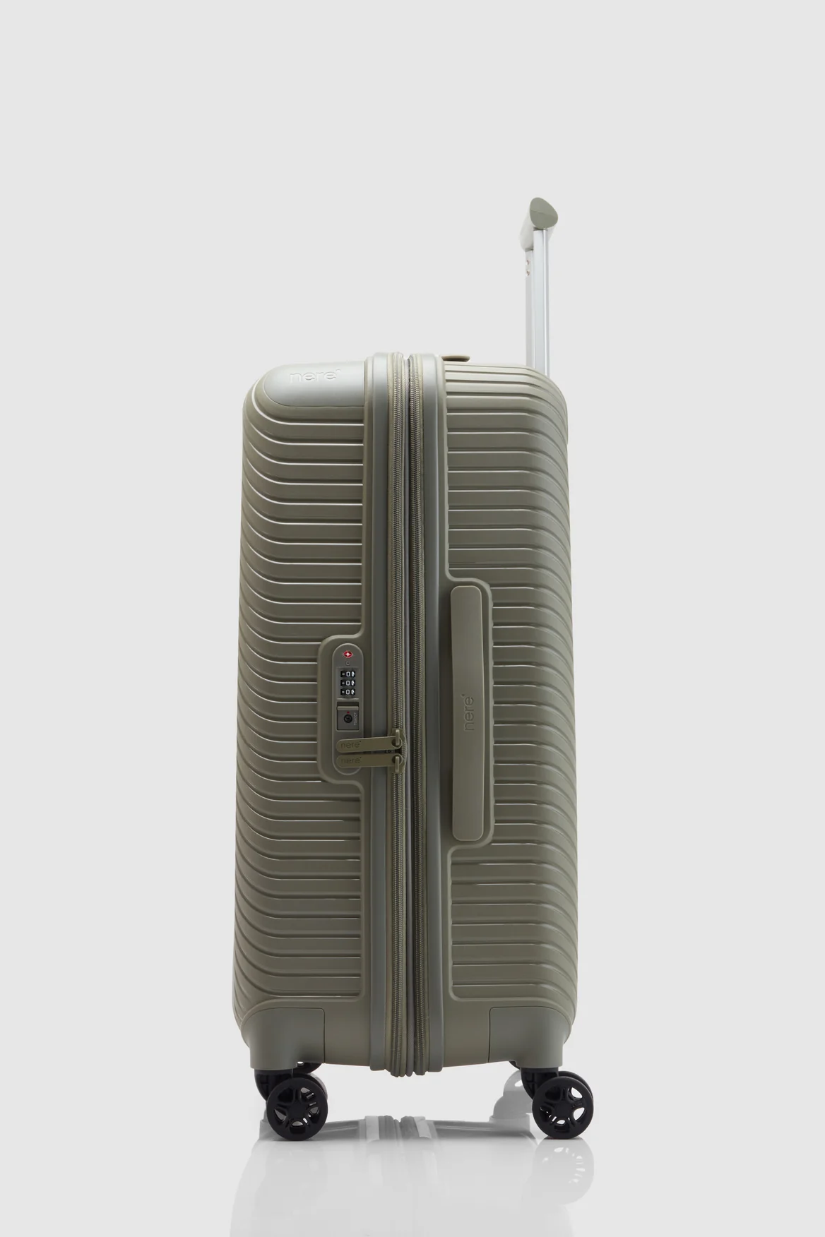 Bondi Check-In 66cm Suitcase - Image 2