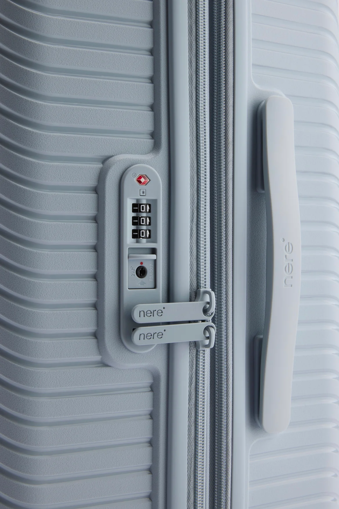 Bondi Check-In 66cm Suitcase - Image 7