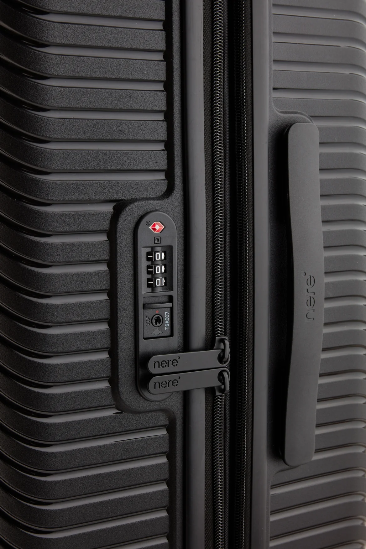 Bondi Check-In 80cm Suitcase - Image 7