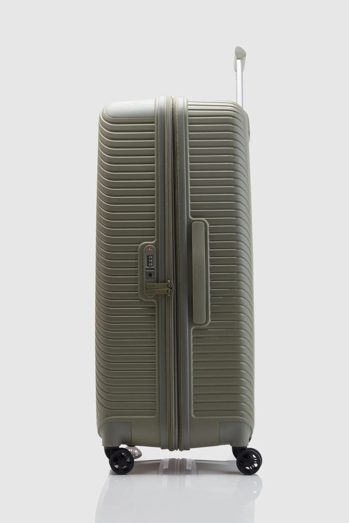 Bondi Check-In 80cm Suitcase - Image 2