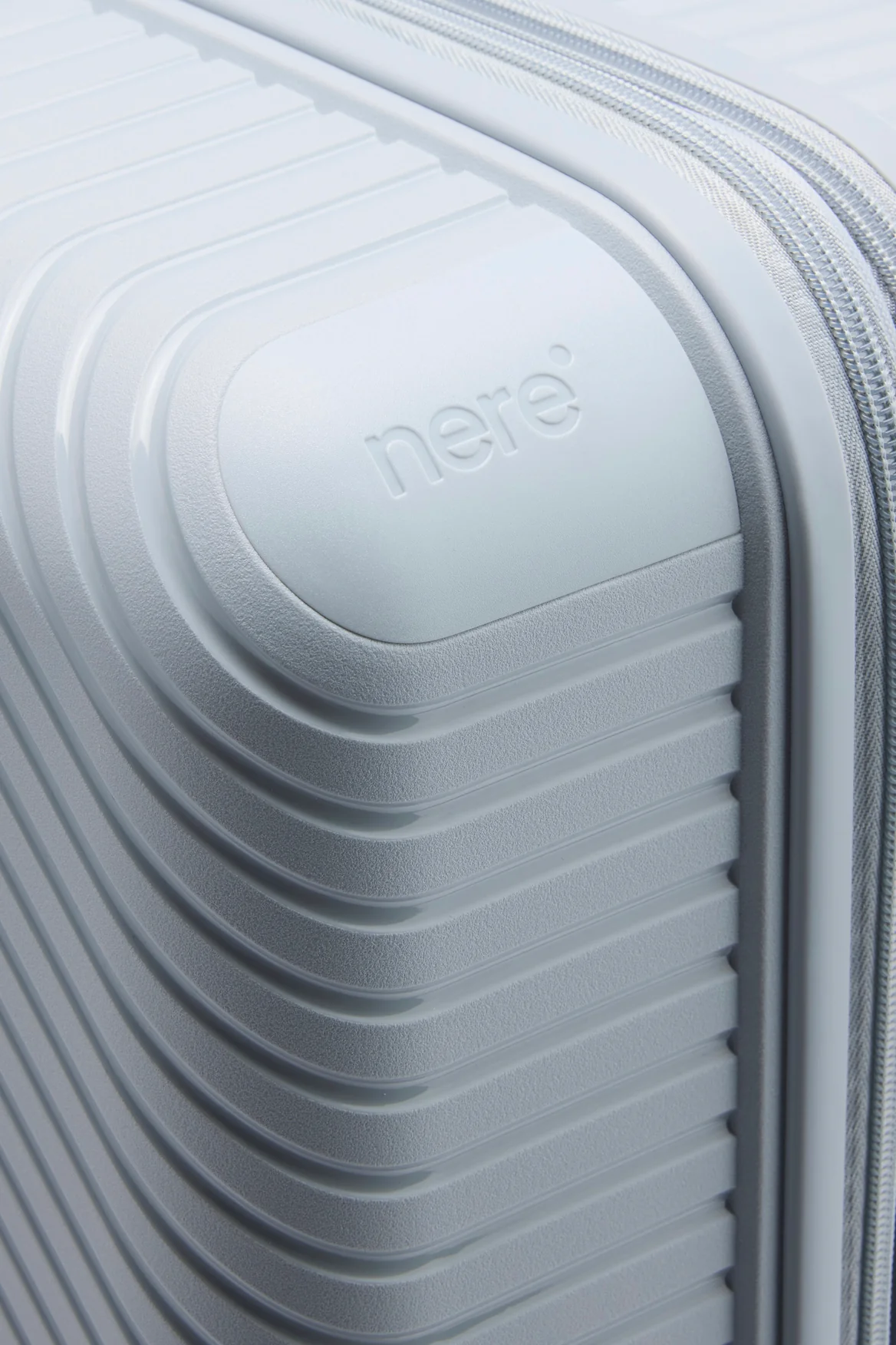 Bondi Check-In 80cm Suitcase - Image 8