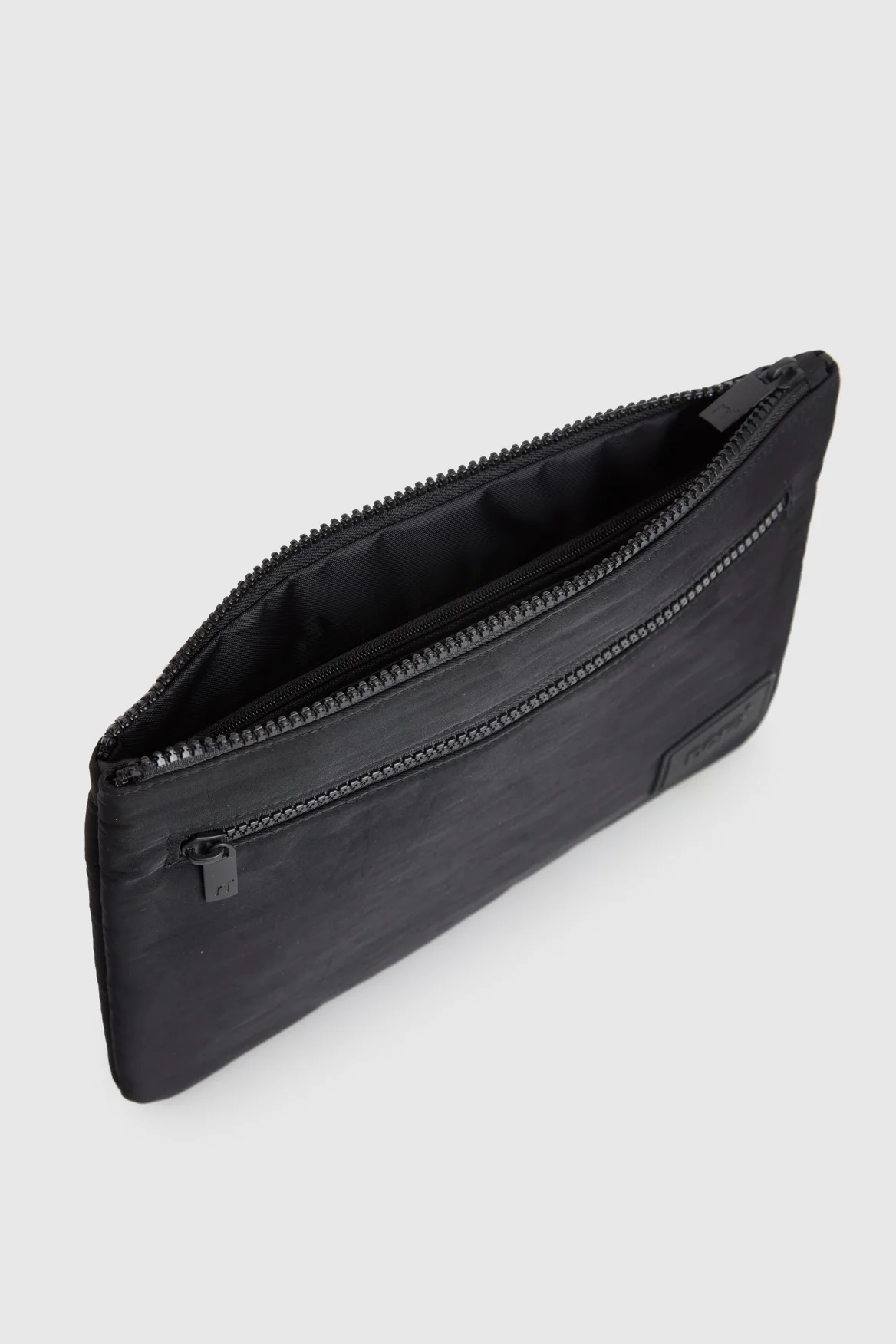 Bondi RFID Family Travel Wallet - Image 3