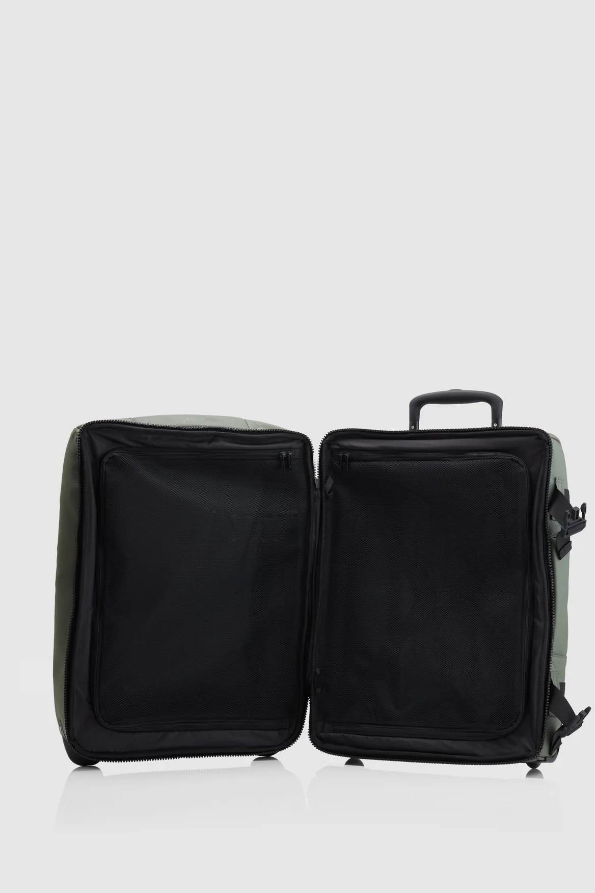 Newtown Carry-On 55cm Wheelbag - Image 4