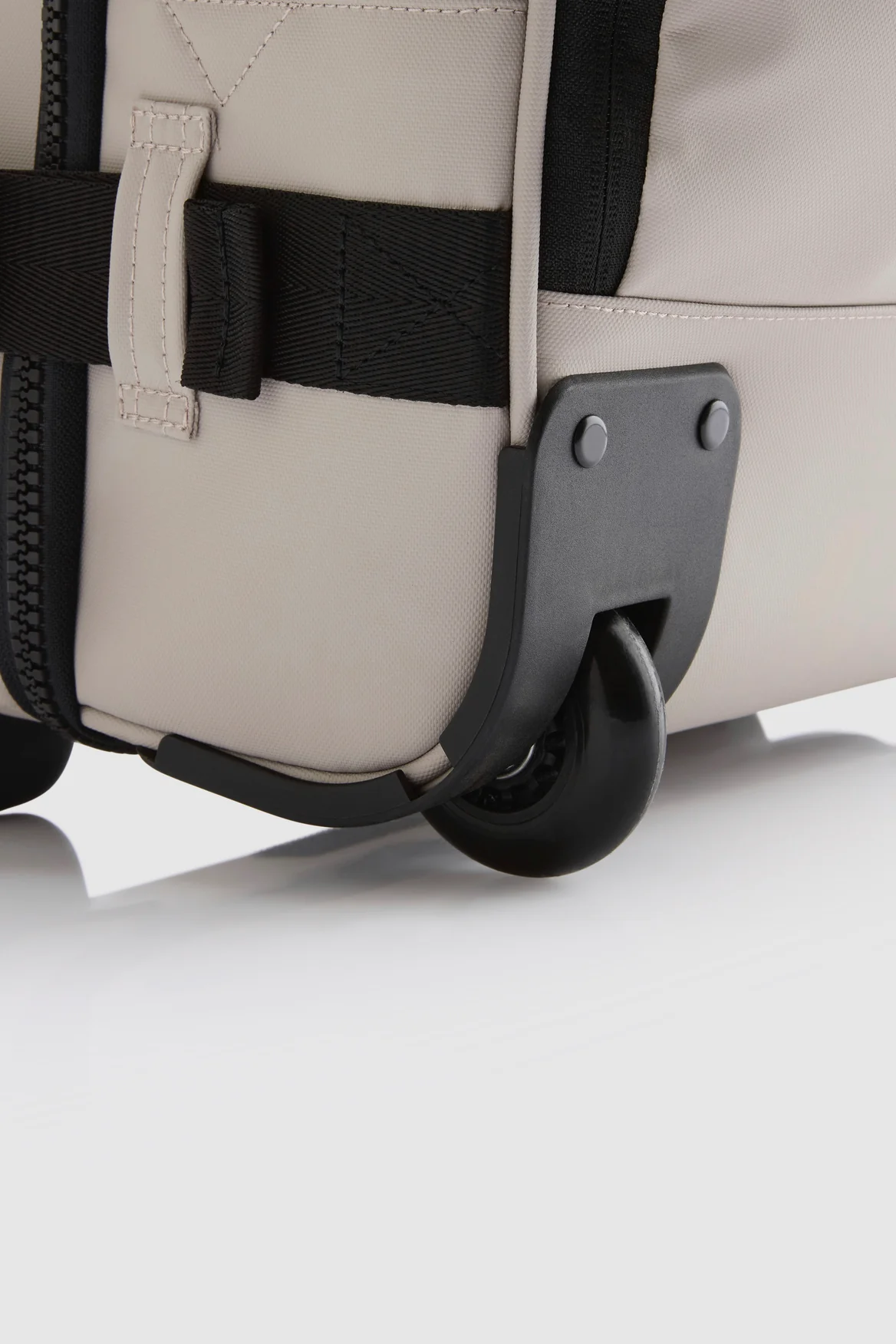 Newtown Carry-On 55cm Wheelbag - Image 7