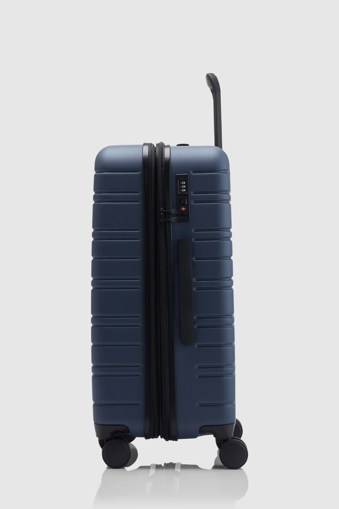 Stori Check-In 65cm Suitcase - Image 2
