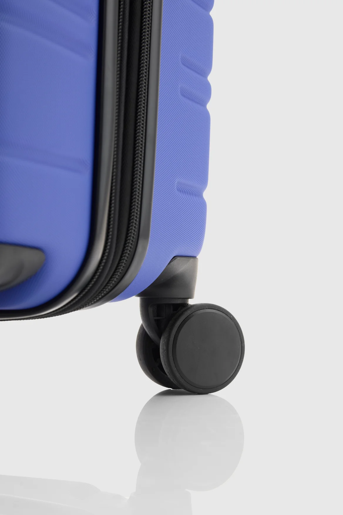 Stori Check-In 65cm Suitcase - Image 6