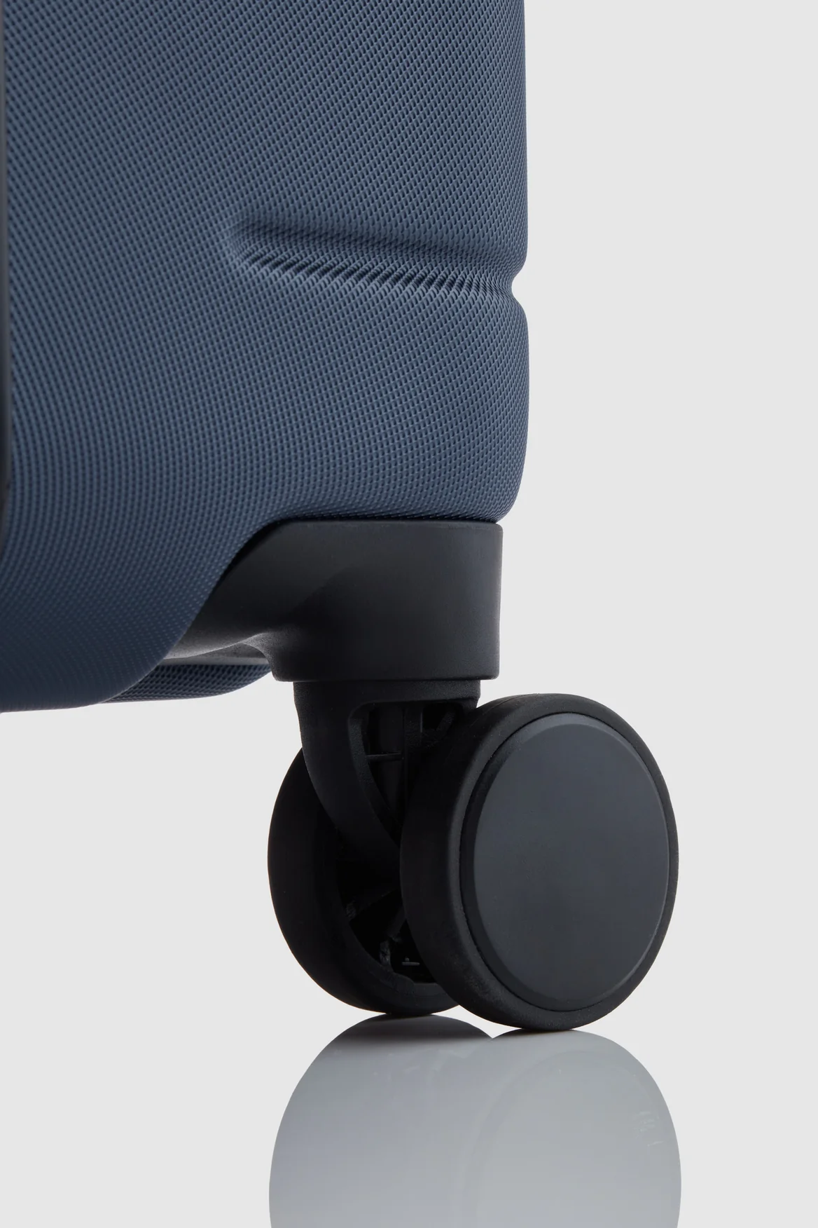 Stori Check-In 75cm Suitcase - Image 6