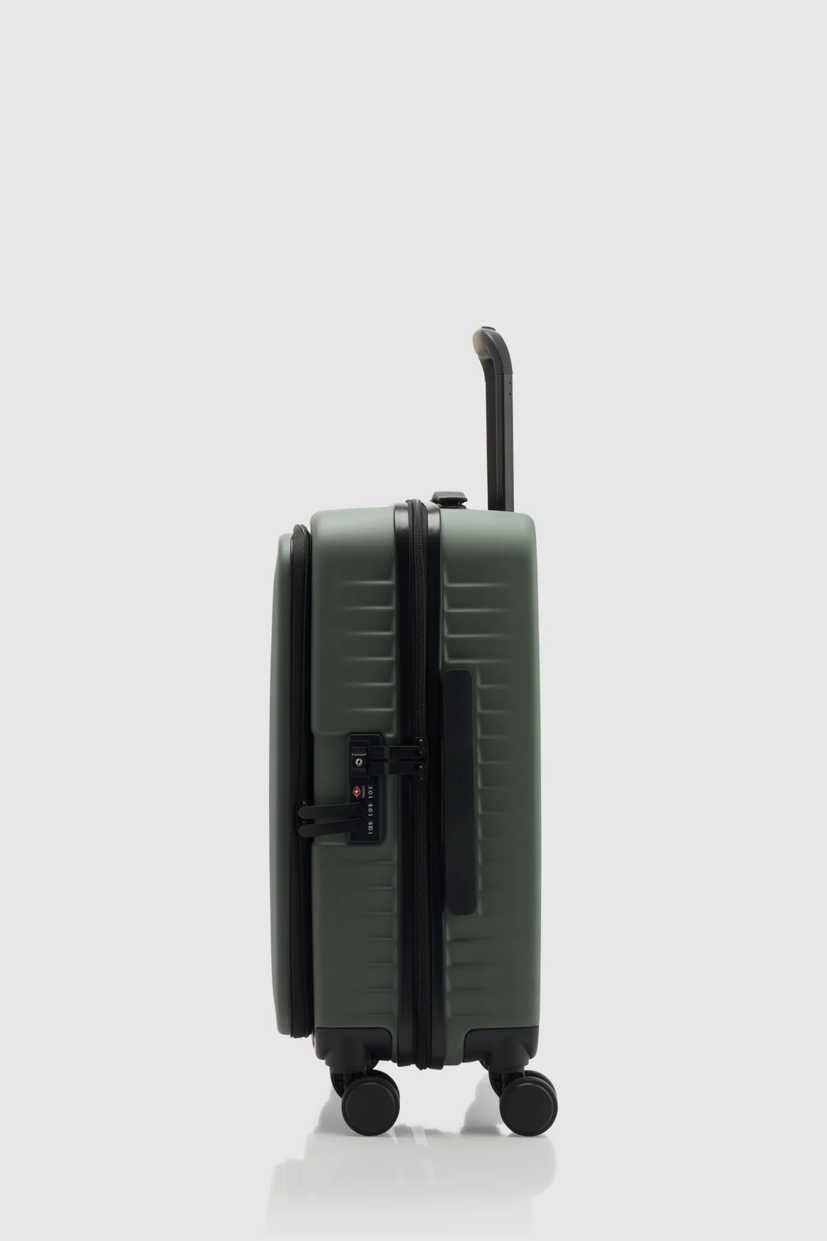 Venture Dual Open 56cm Suitcase - Image 2