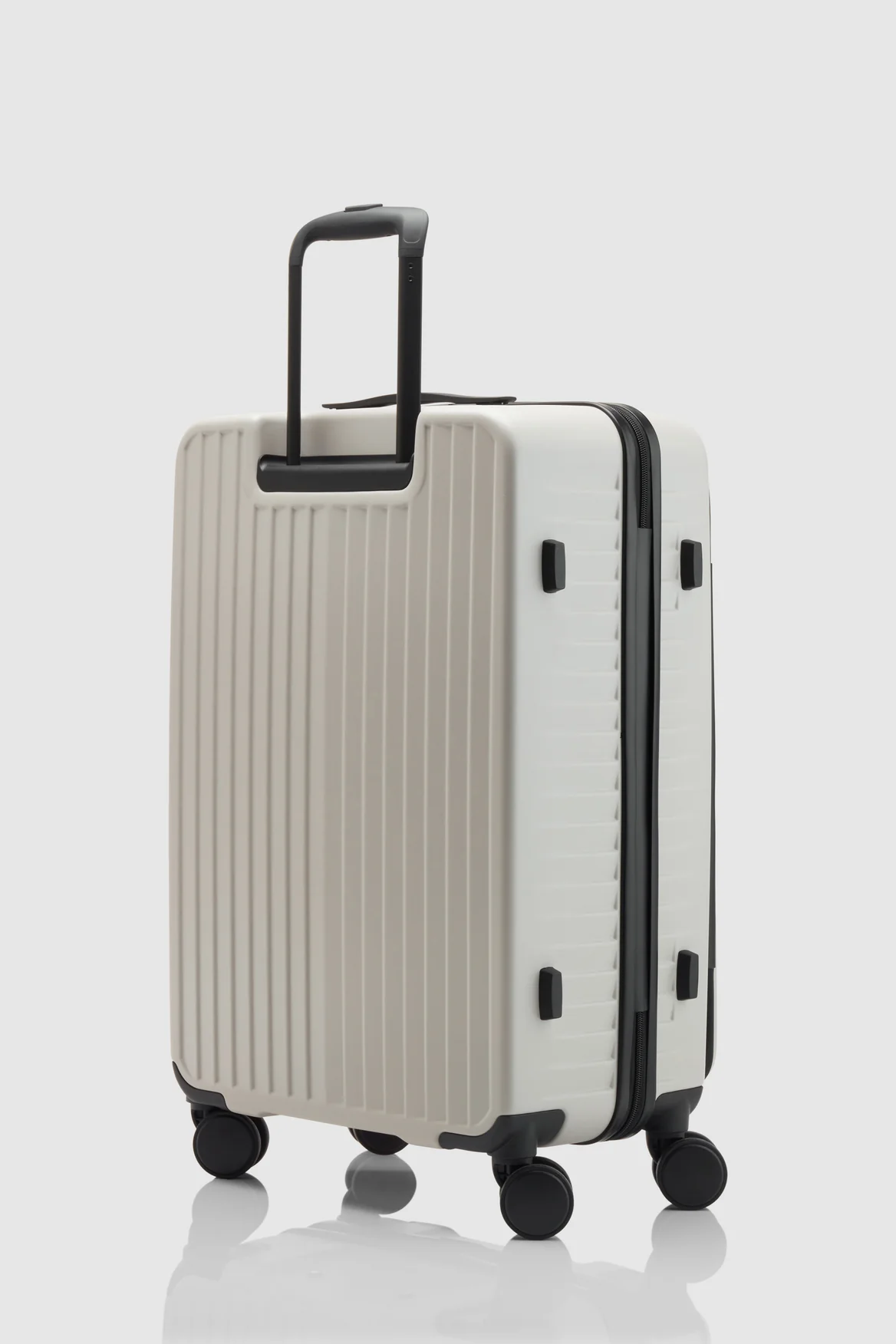 Venture Dual Open 66cm Suitcase - Image 6