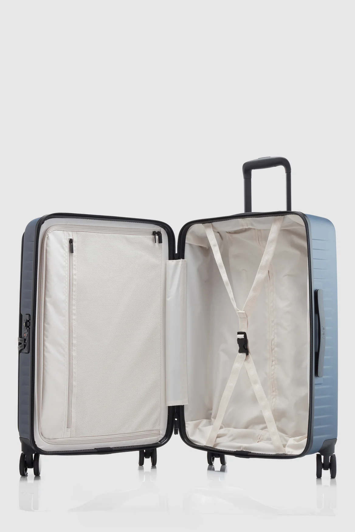 Venture Dual Open 66cm Suitcase - Image 5