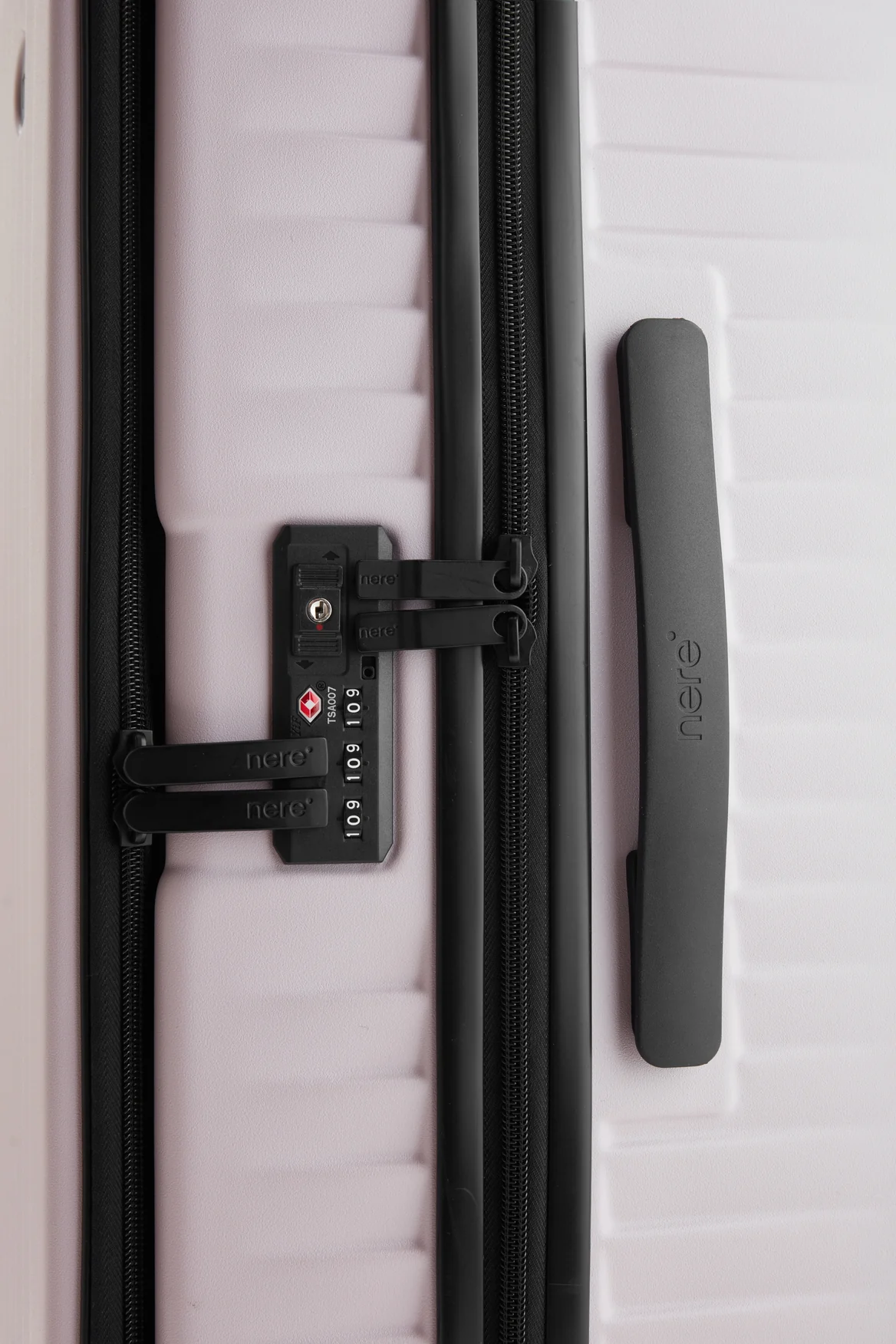 Venture Dual Open 66cm Suitcase - Image 8