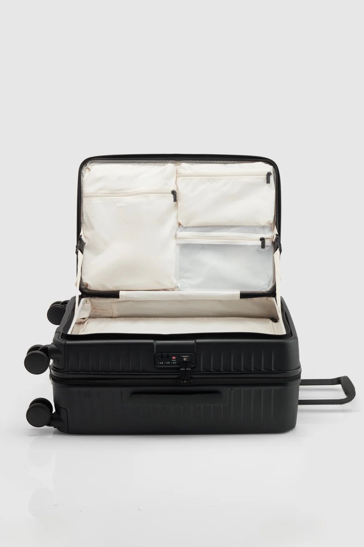 Venture Dual Open 76cm Suitcase - Image 3