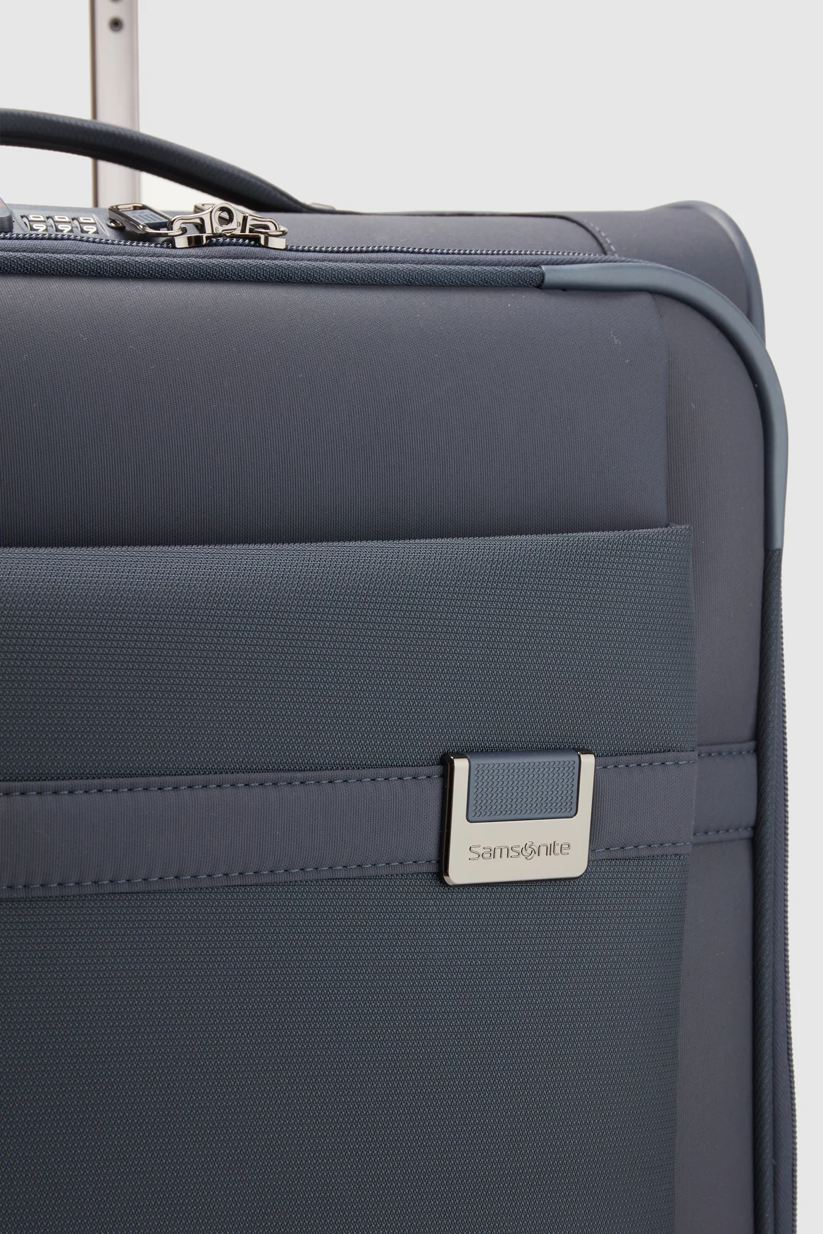 Airea Check-In 67cm Suitcase - Image 8