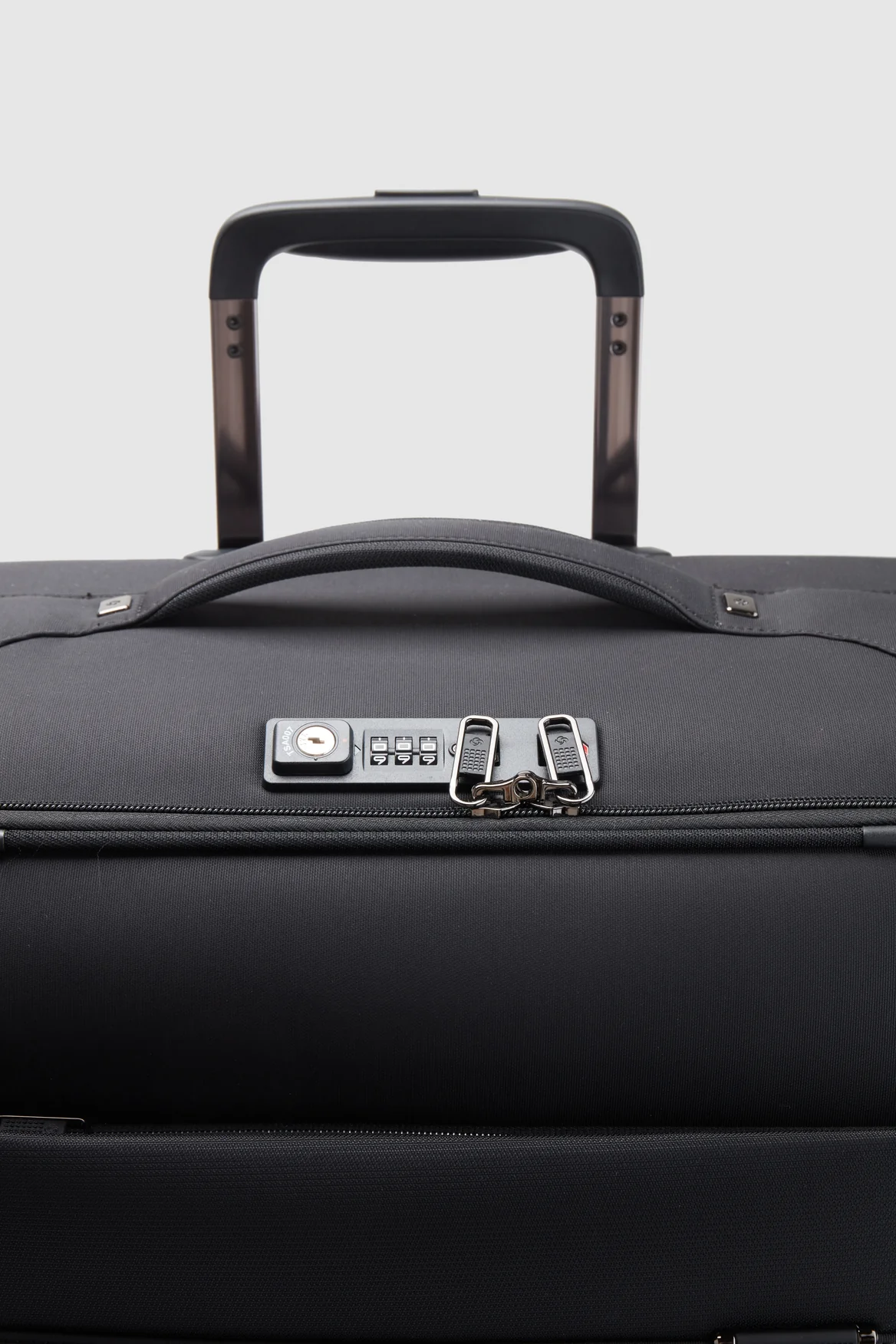 Airea Check-In 78cm Suitcase - Image 7