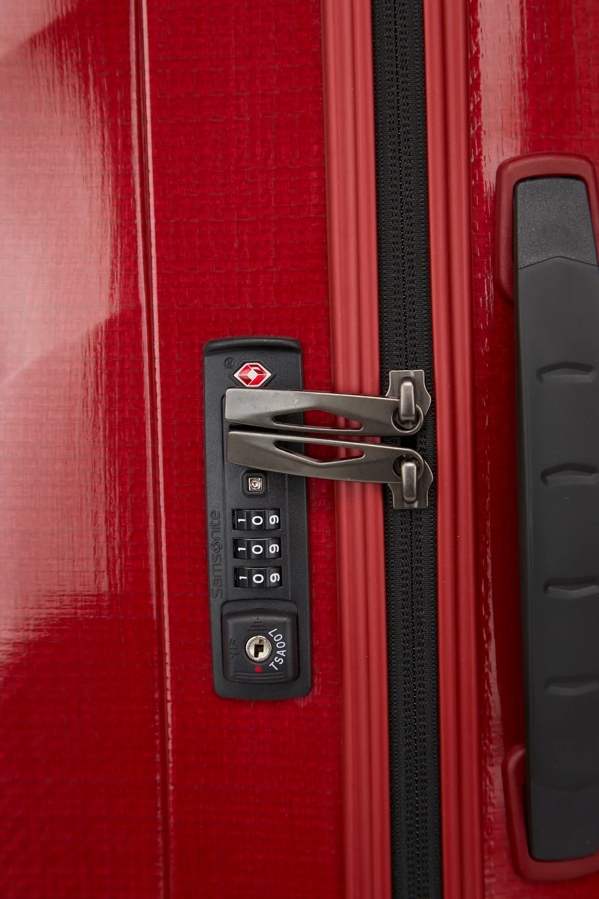 C-Lite Check-In 75cm Suitcase - Image 7