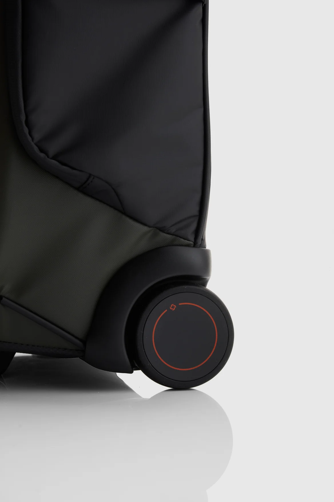 Ecodiver 55cm Wheeled Duffle - Image 6