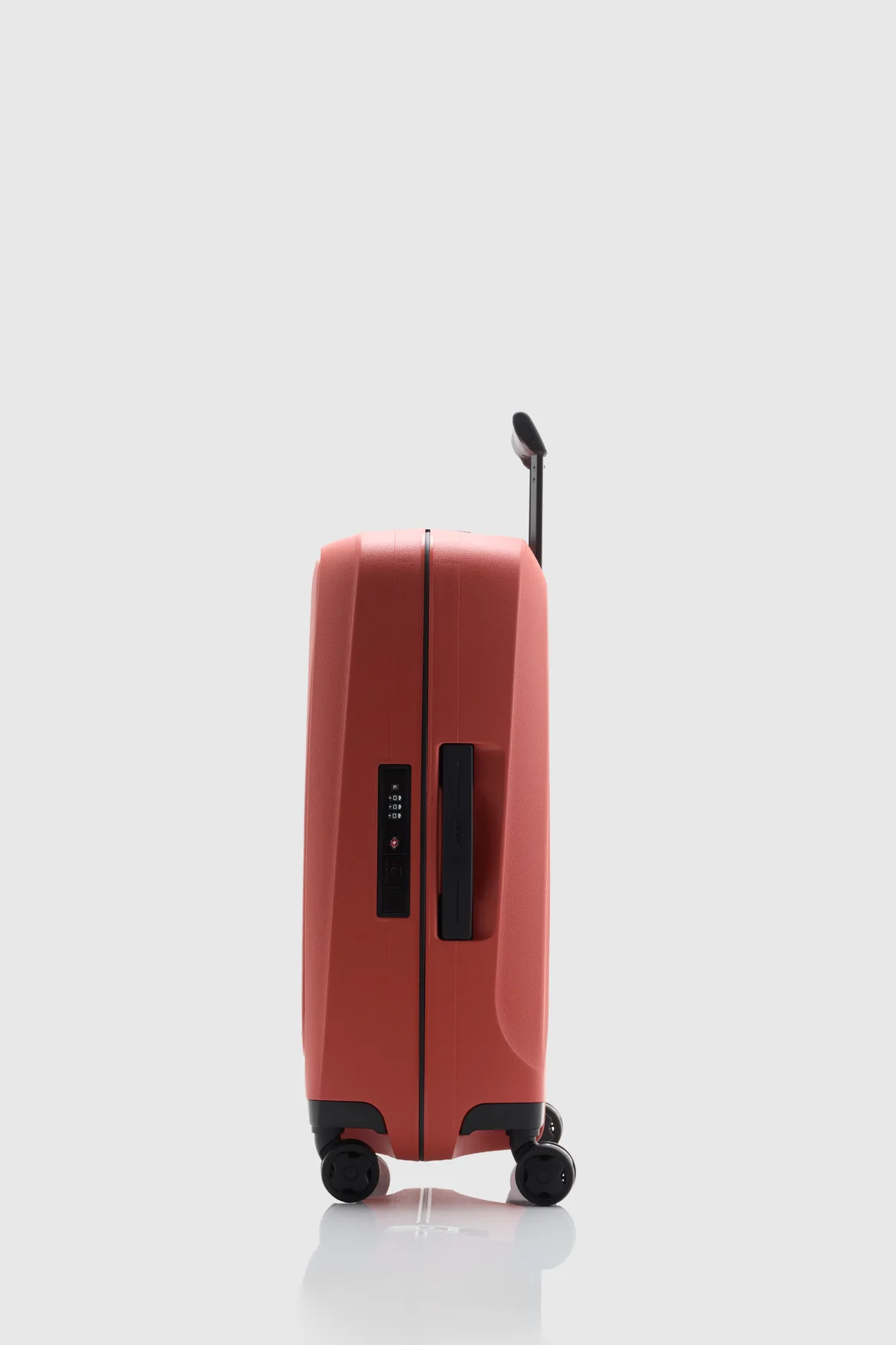 Essens Carry-On 55cm Suitcase - Image 2