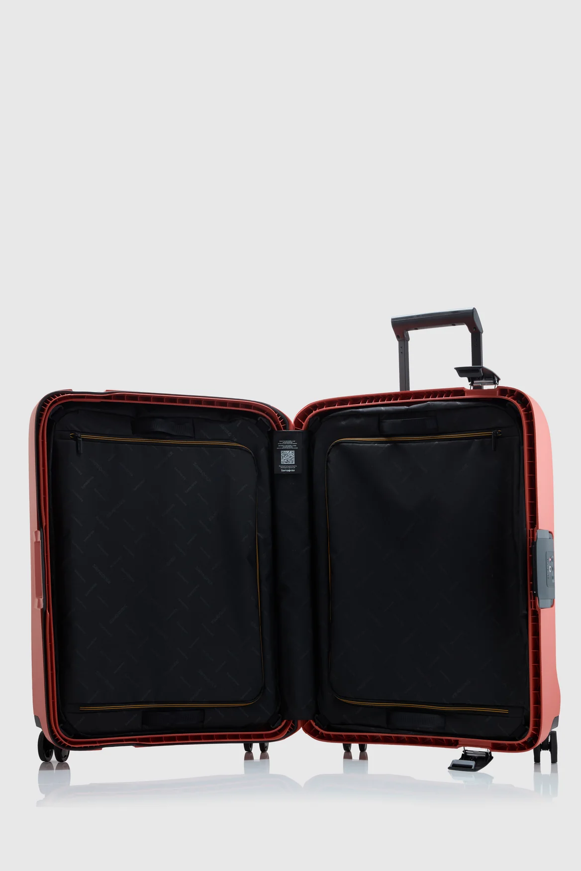 Essens Check-In 69cm Suitcase - Image 3