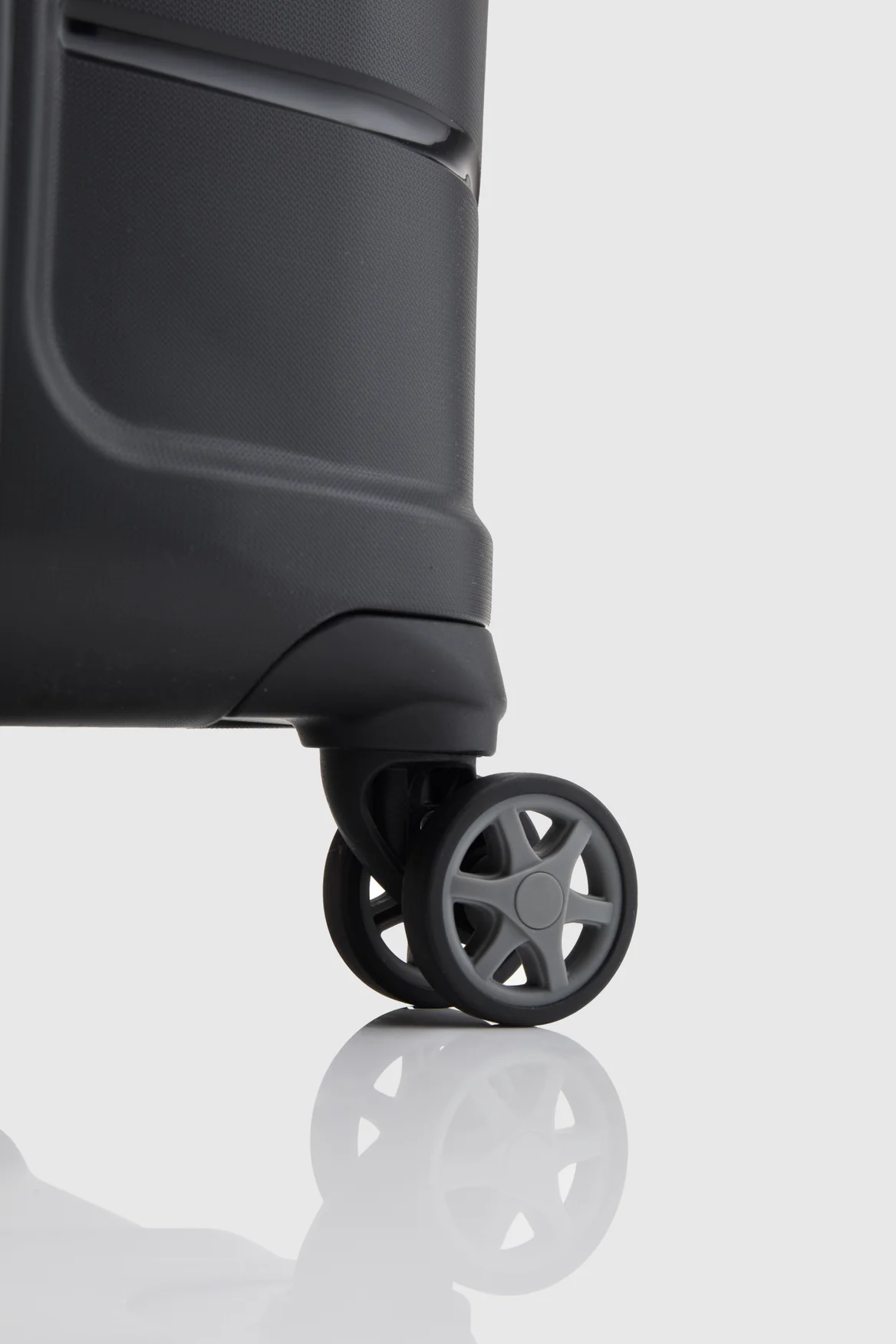 Oc2lite Carry-On 55cm Suitcase - Image 7